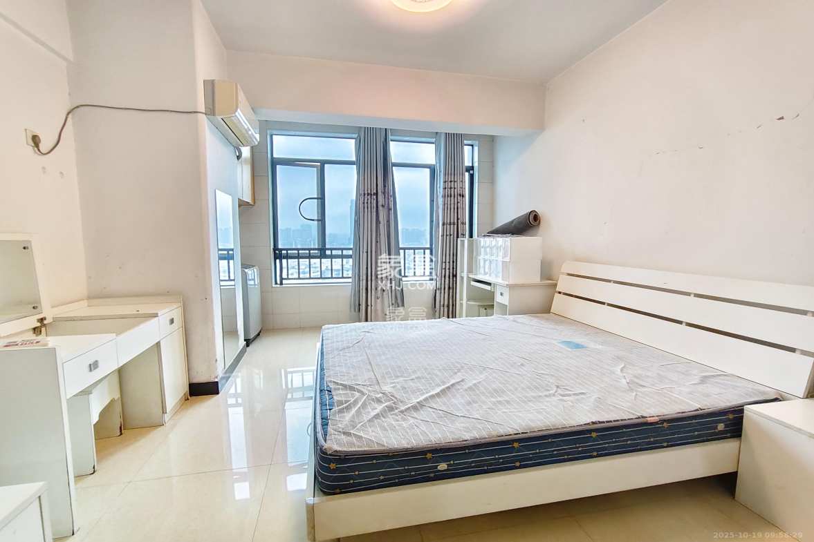 融圣国际  1室1厅1卫    1600.0元/月 融圣国际  1室1厅1卫    1600.0元/月室内图