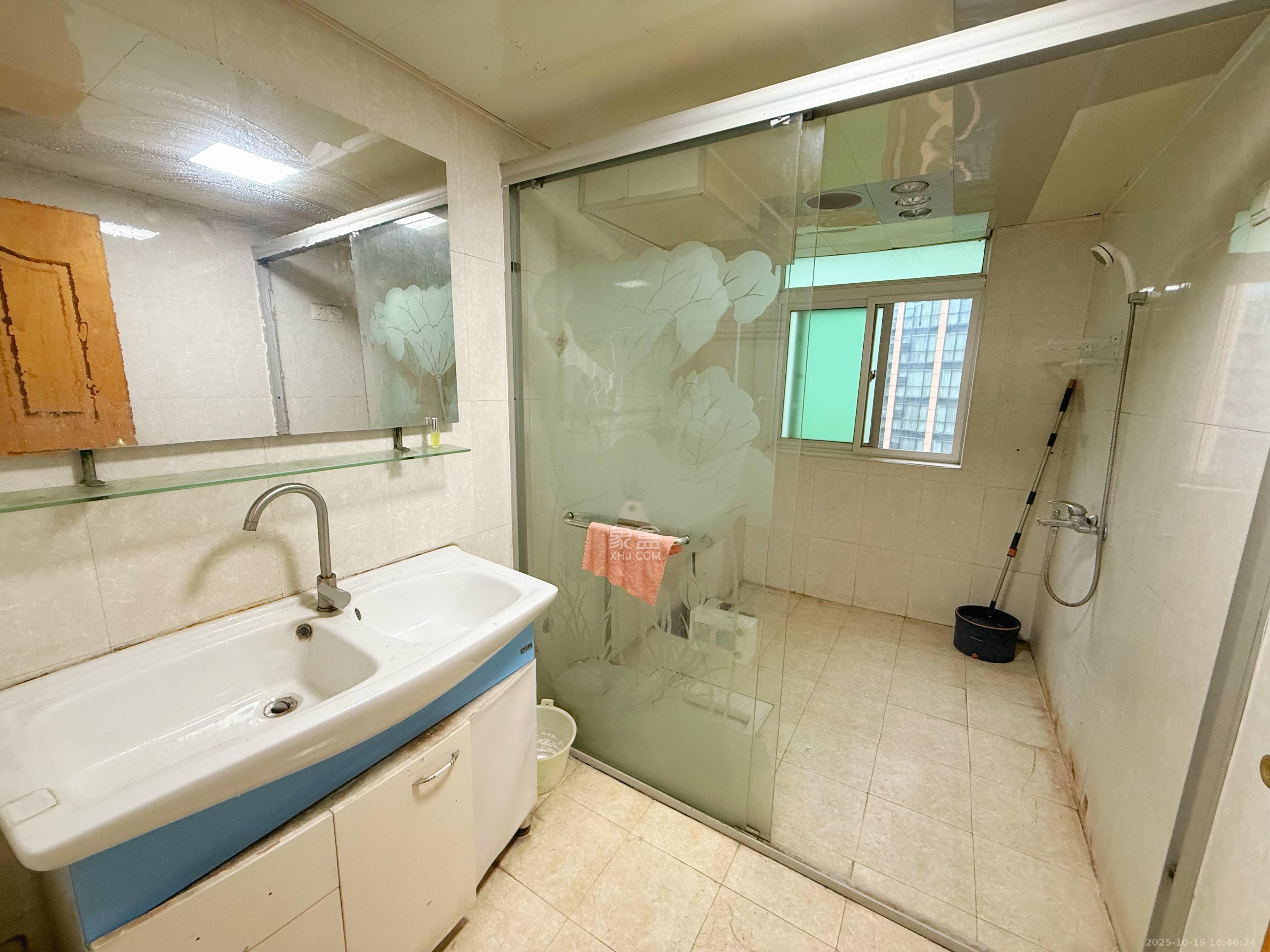 格林星城  3室2厅2卫    2400.0元/月 格林星城  3室2厅2卫    2400.0元/月室内图