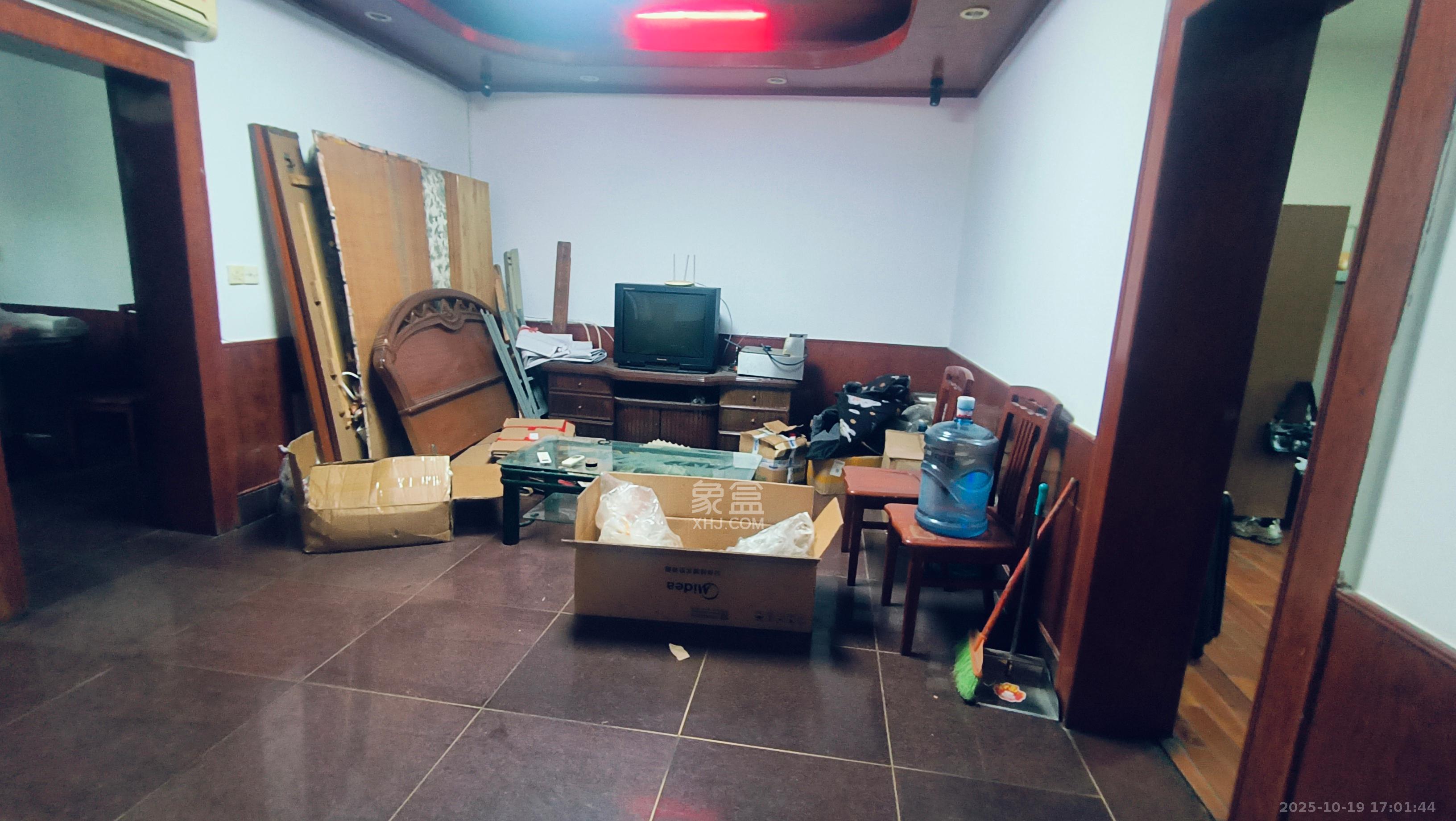 东塘电力院  3室2厅1卫    2800.0元/月室内图