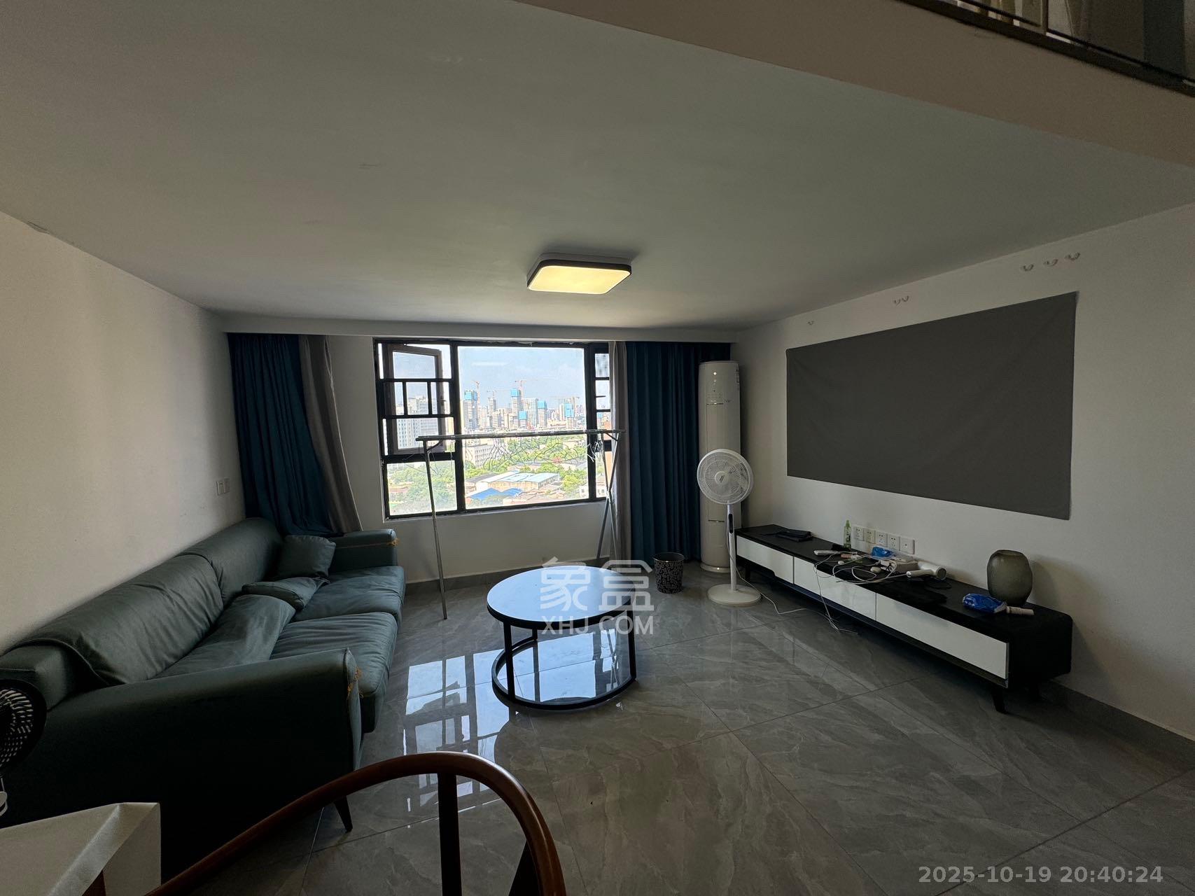 振业城三期  2室2厅1卫    2300.0元/月室内图