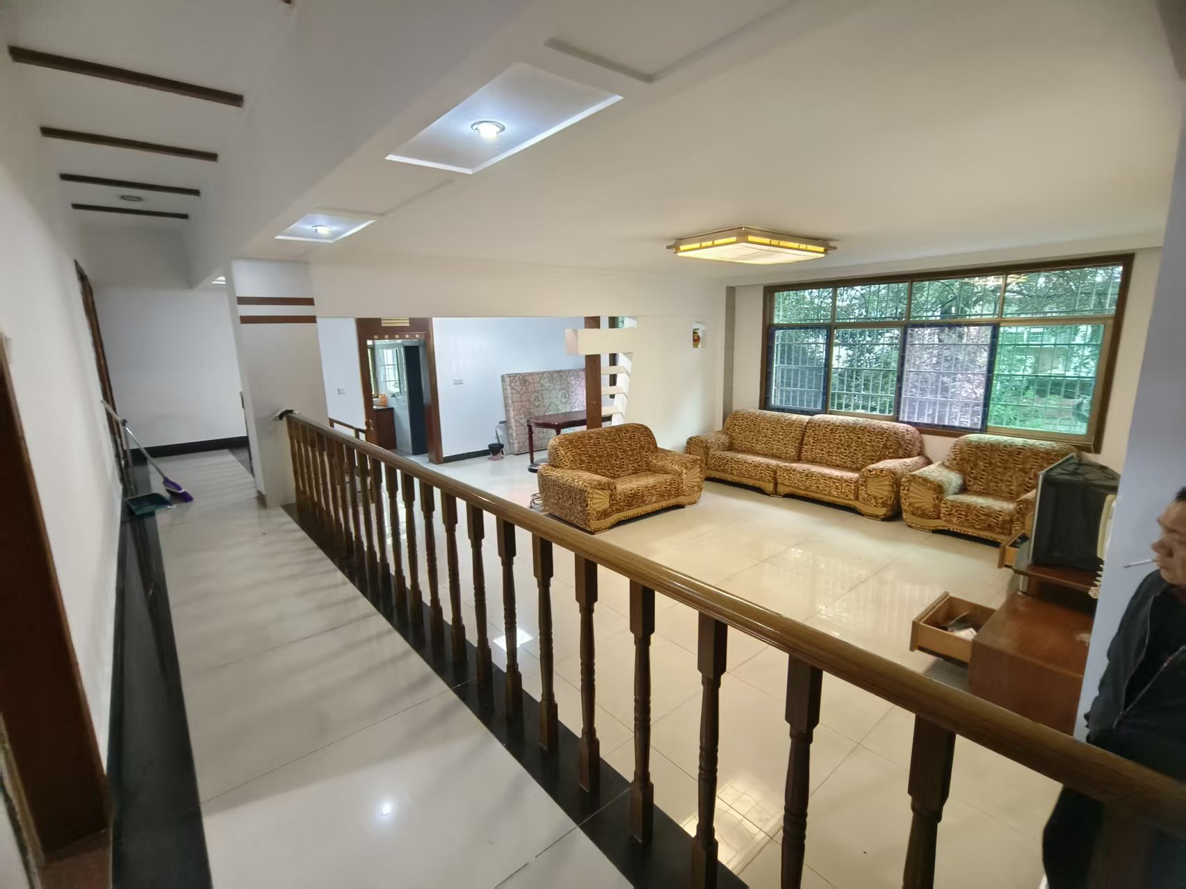 金山花园  4室2厅2卫    1500.0元/月 金山花园  4室2厅2卫    1500.0元/月室内图