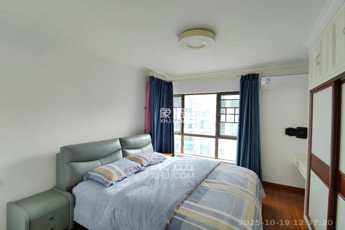 紫鑫御湖湾  4室2厅2卫    2300.0元/月 紫鑫御湖湾  4室2厅2卫    2300.0元/月室内图