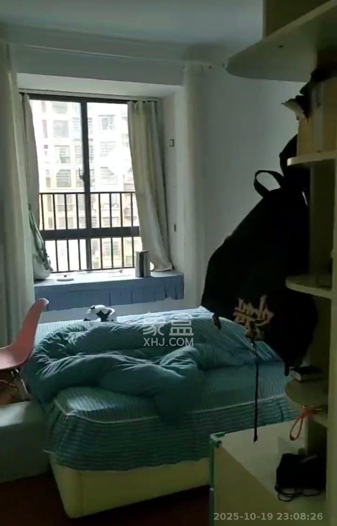 华润凤凰城一期  3室2厅1卫    1850.0元/月 华润凤凰城一期  3室2厅1卫    1850.0元/月室内图