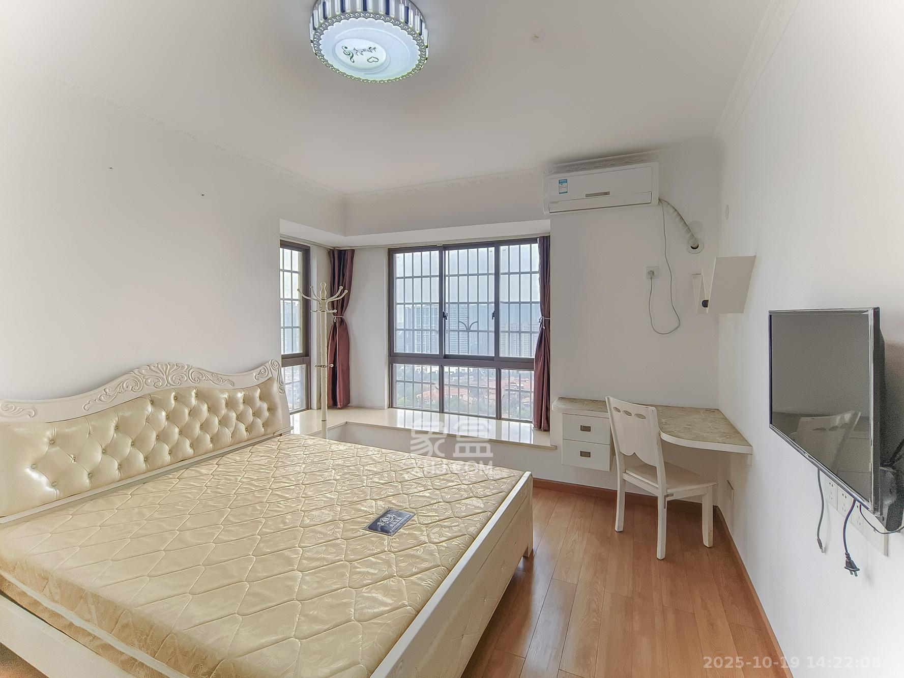 好望谷  3室2厅2卫    1800.0元/月室内图