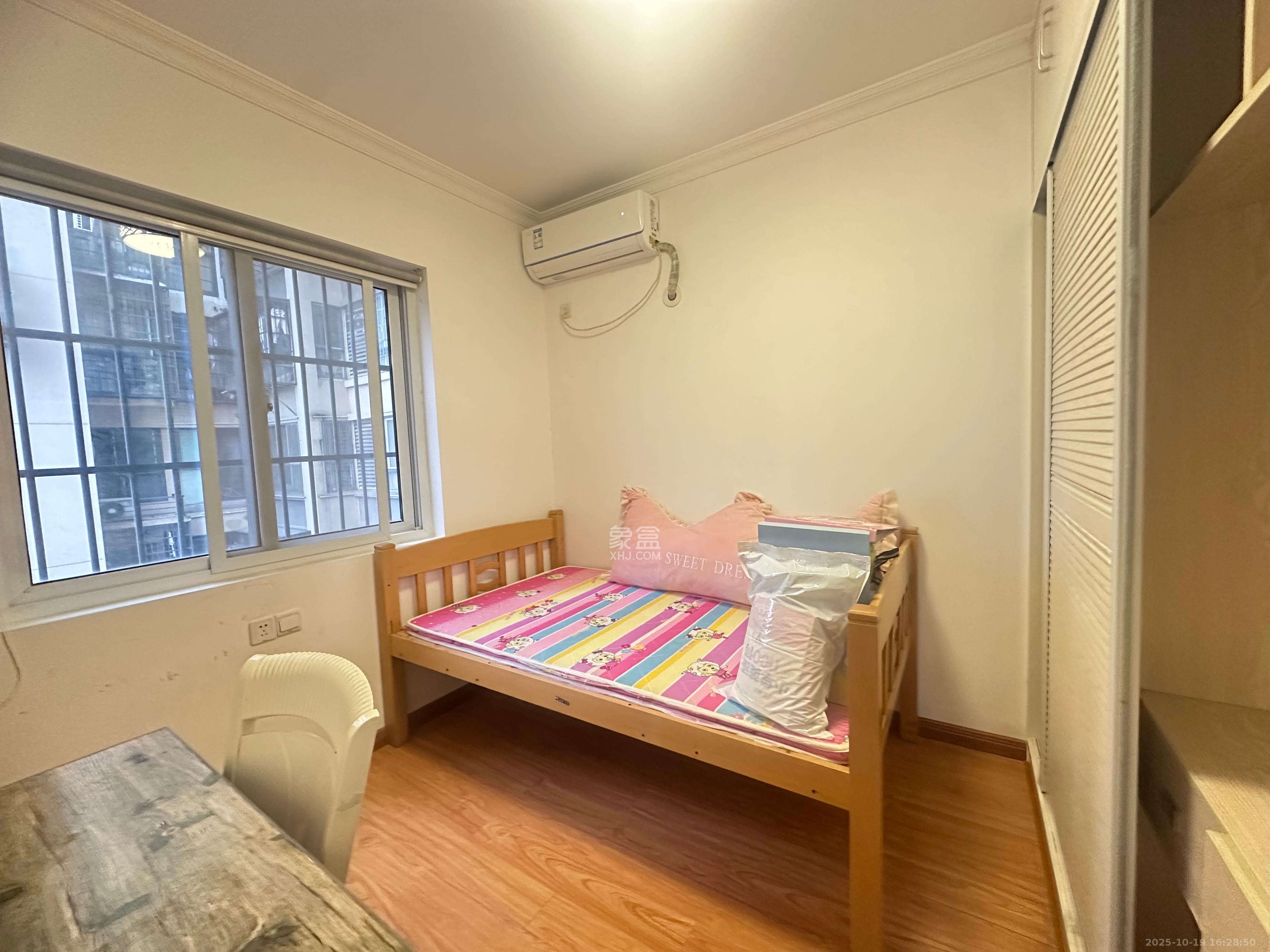 天麓尚层  2室2厅1卫    2000.0元/月 天麓尚层  2室2厅1卫    2000.0元/月室内图