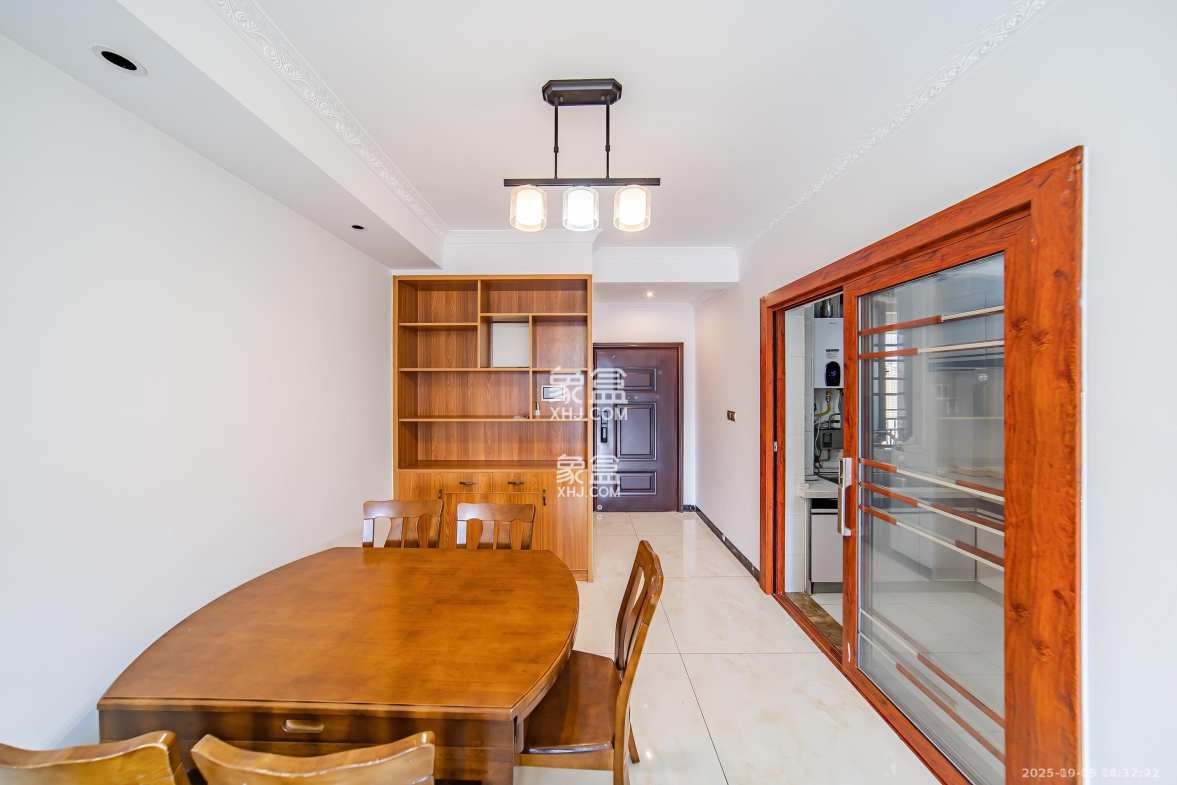 奥克斯滨仕花园(奥克斯洋湖广场/奥克斯中心) 3室2厅1卫 2800.0元/月 奥克斯滨仕花园(奥克斯洋湖广场/奥克斯中心) 3室2厅1卫 2800.0元/月室内图