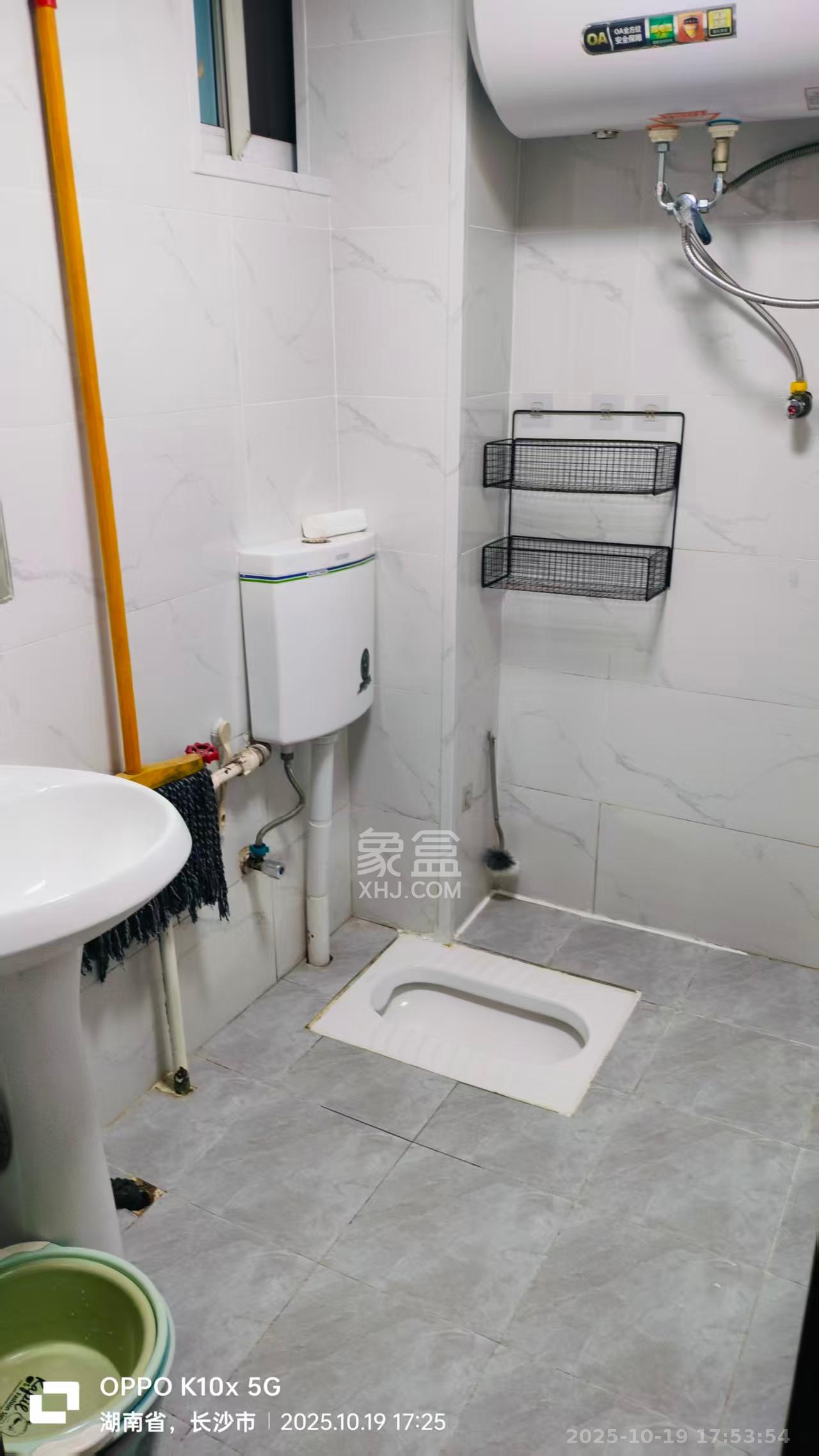 新桥家园  2室1厅1卫    1800.0元/月 新桥家园  2室1厅1卫    1800.0元/月小区图