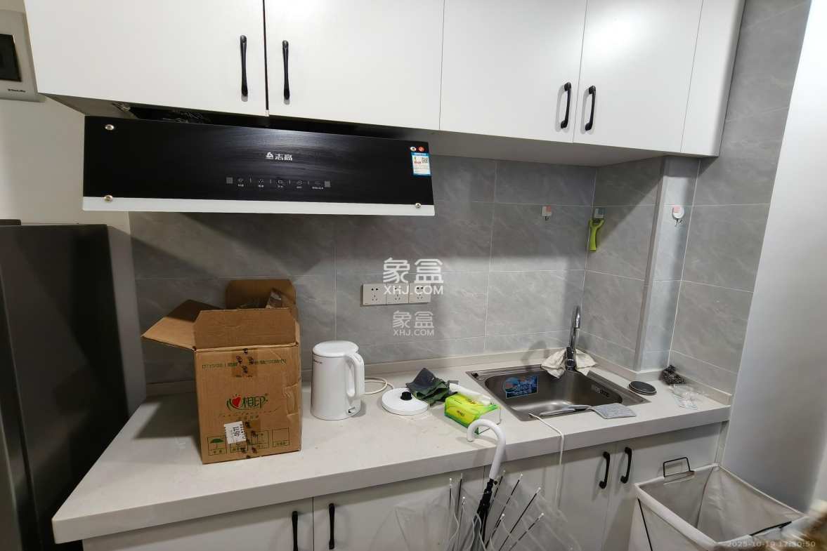 龙湖铂金岛 1室0厅1卫 1600.0元/月 龙湖铂金岛 1室0厅1卫 1600.0元/月室内图