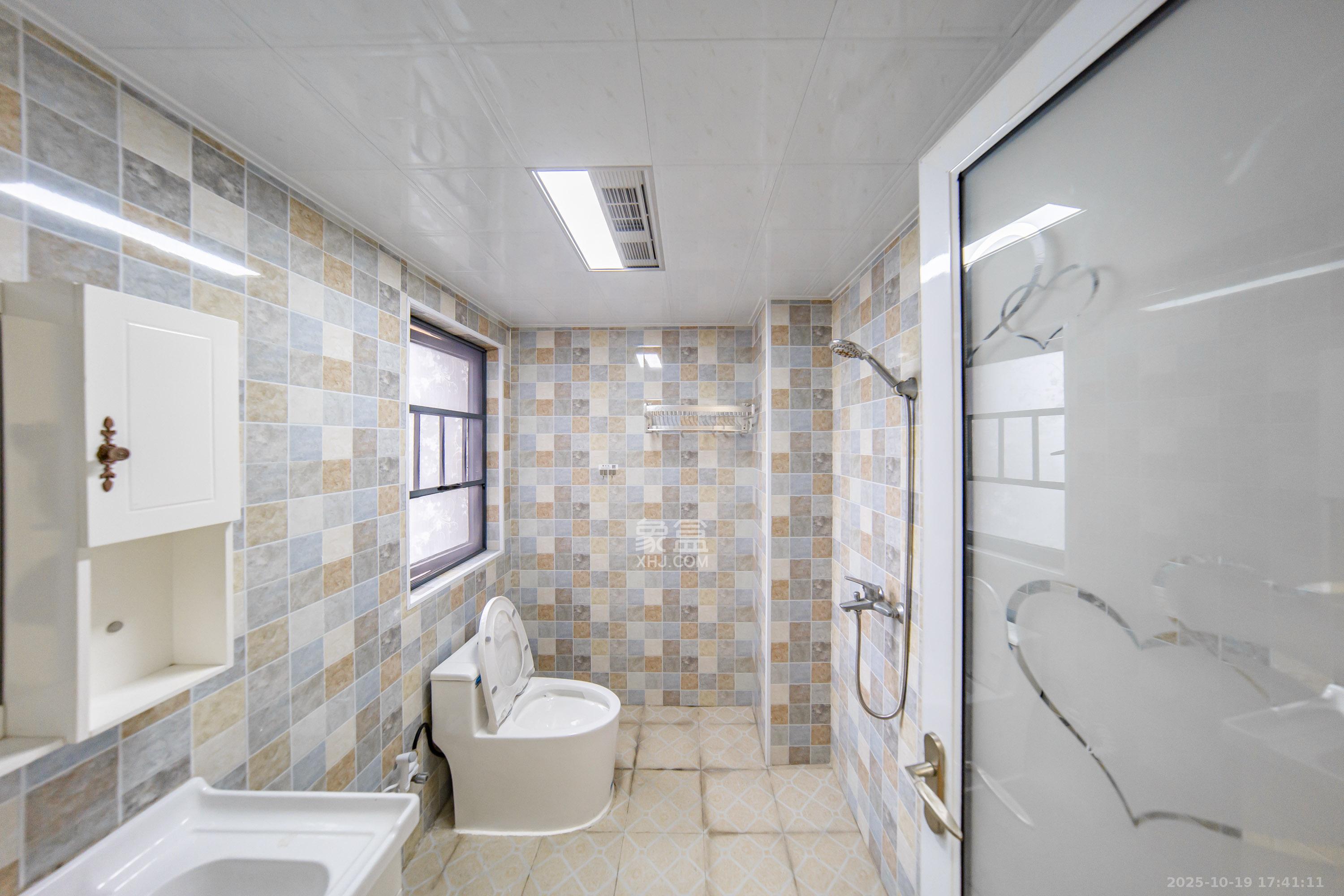 湘熙水郡(观澜海赋家园)  3室2厅2卫    130.0万 湘熙水郡(观澜海赋家园)  3室2厅2卫    130.0万卫生间