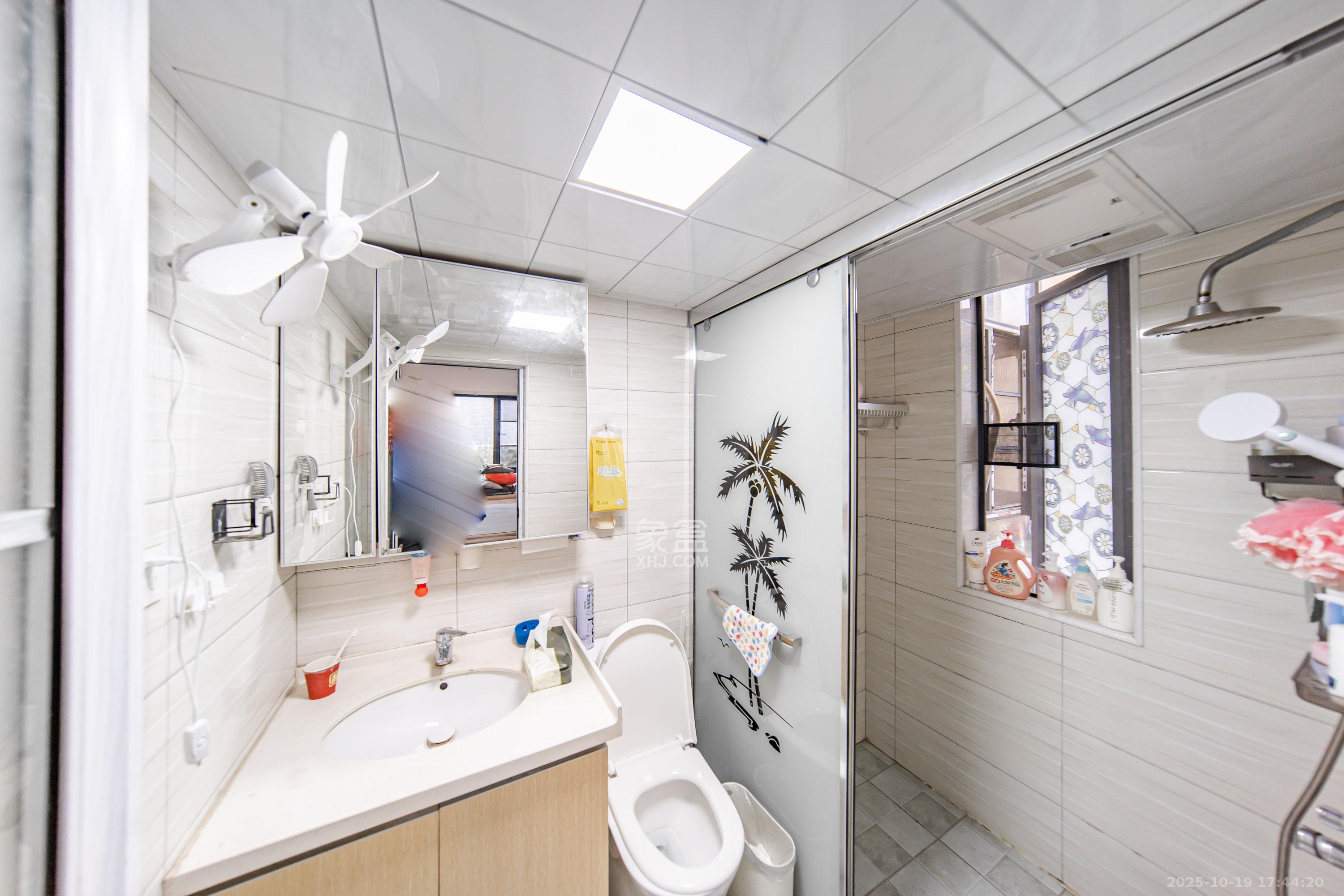 兰亭湾畔  3室2厅2卫    119.0万卫生间