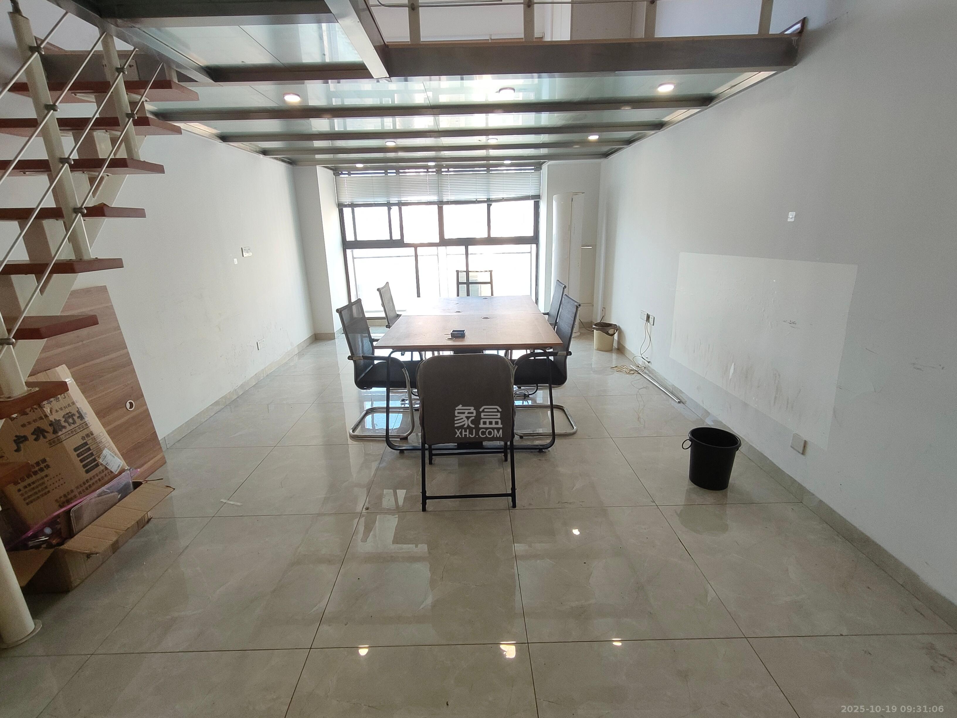 金科时代中心 1室1厅1卫 1500.0元/月 金科时代中心 1室1厅1卫 1500.0元/月室内图