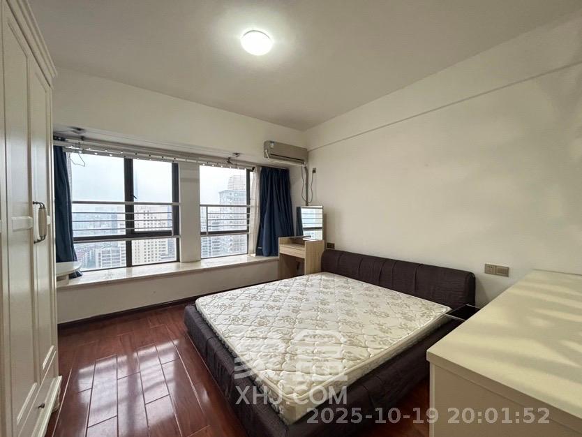 摩天一号  1室1厅1卫    2000.0元/月 摩天一号  1室1厅1卫    2000.0元/月室内图