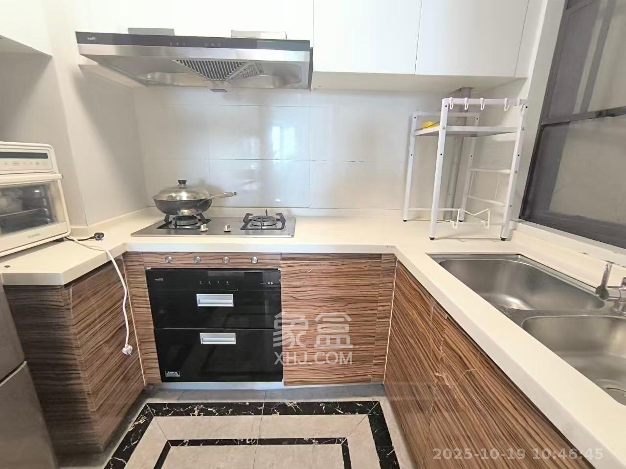 中海国际五期  3室2厅2卫    2200.0元/月 中海国际五期  3室2厅2卫    2200.0元/月室内图