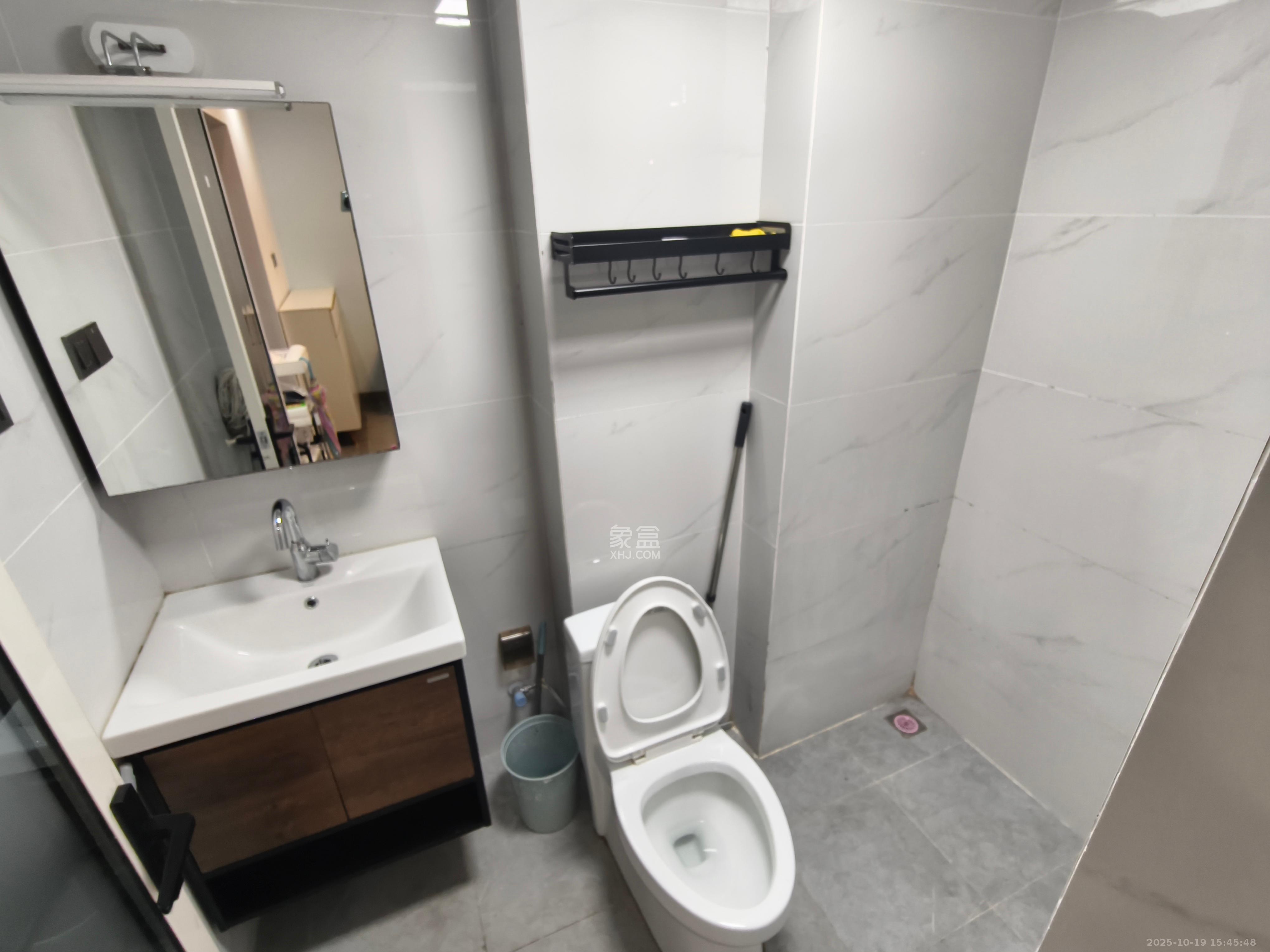 天健城  1室0厅1卫    2280.0元/月 天健城  1室0厅1卫    2280.0元/月室内图