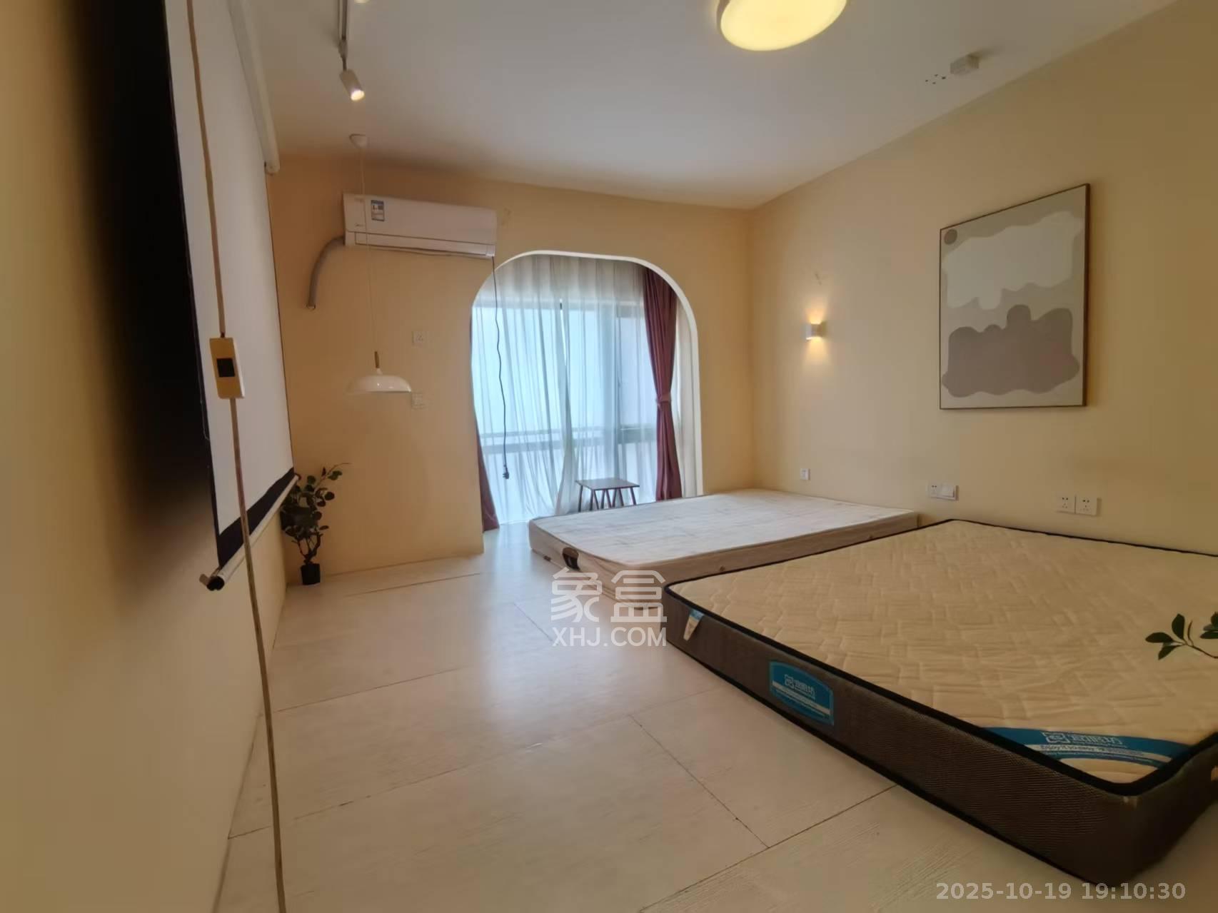 新青年公寓  1室1厅1卫    1700.0元/月 新青年公寓  1室1厅1卫    1700.0元/月室内图