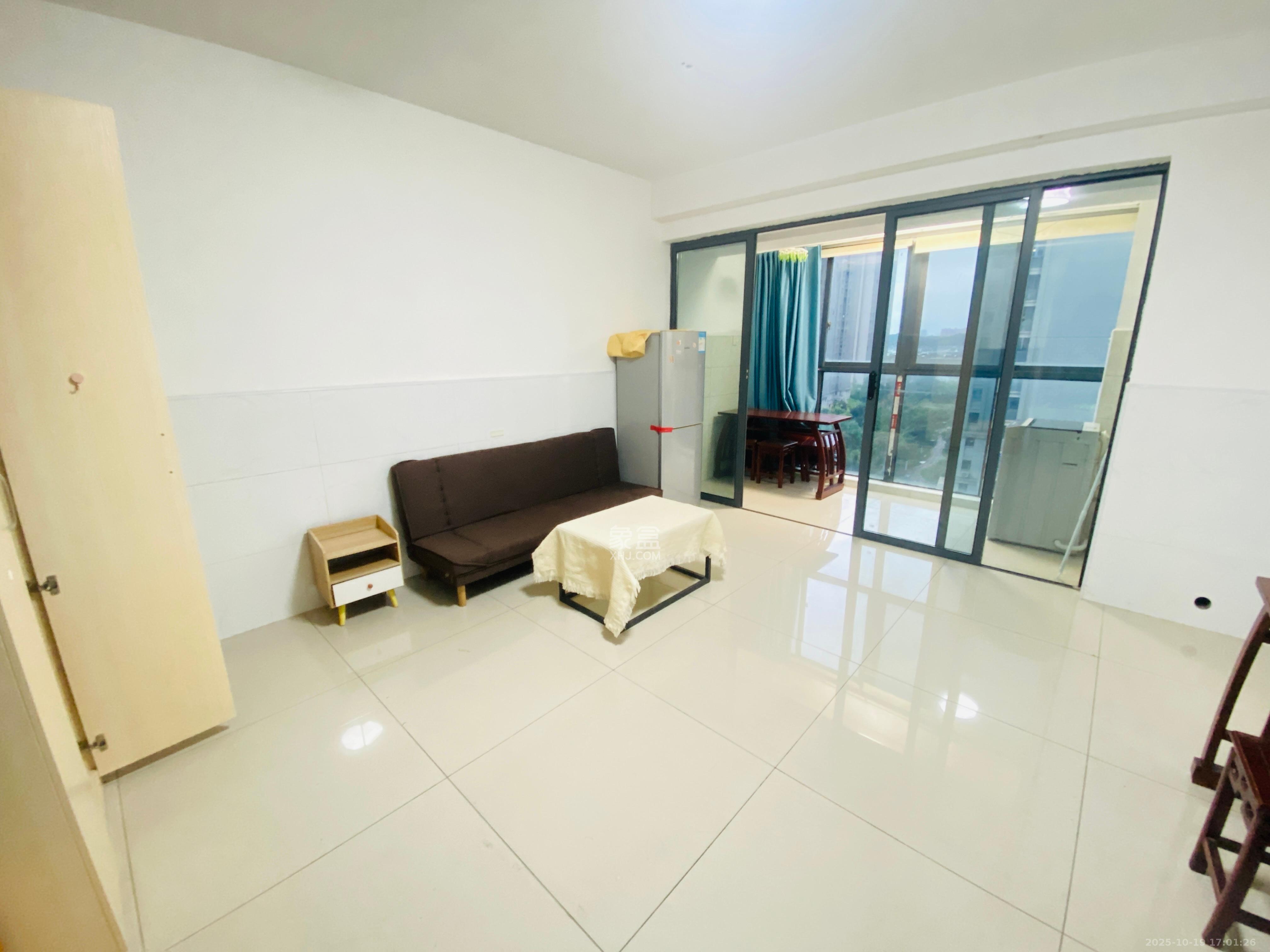 中交里城 1室1厅1卫 1400.0元/月 中交里城 1室1厅1卫 1400.0元/月室内图