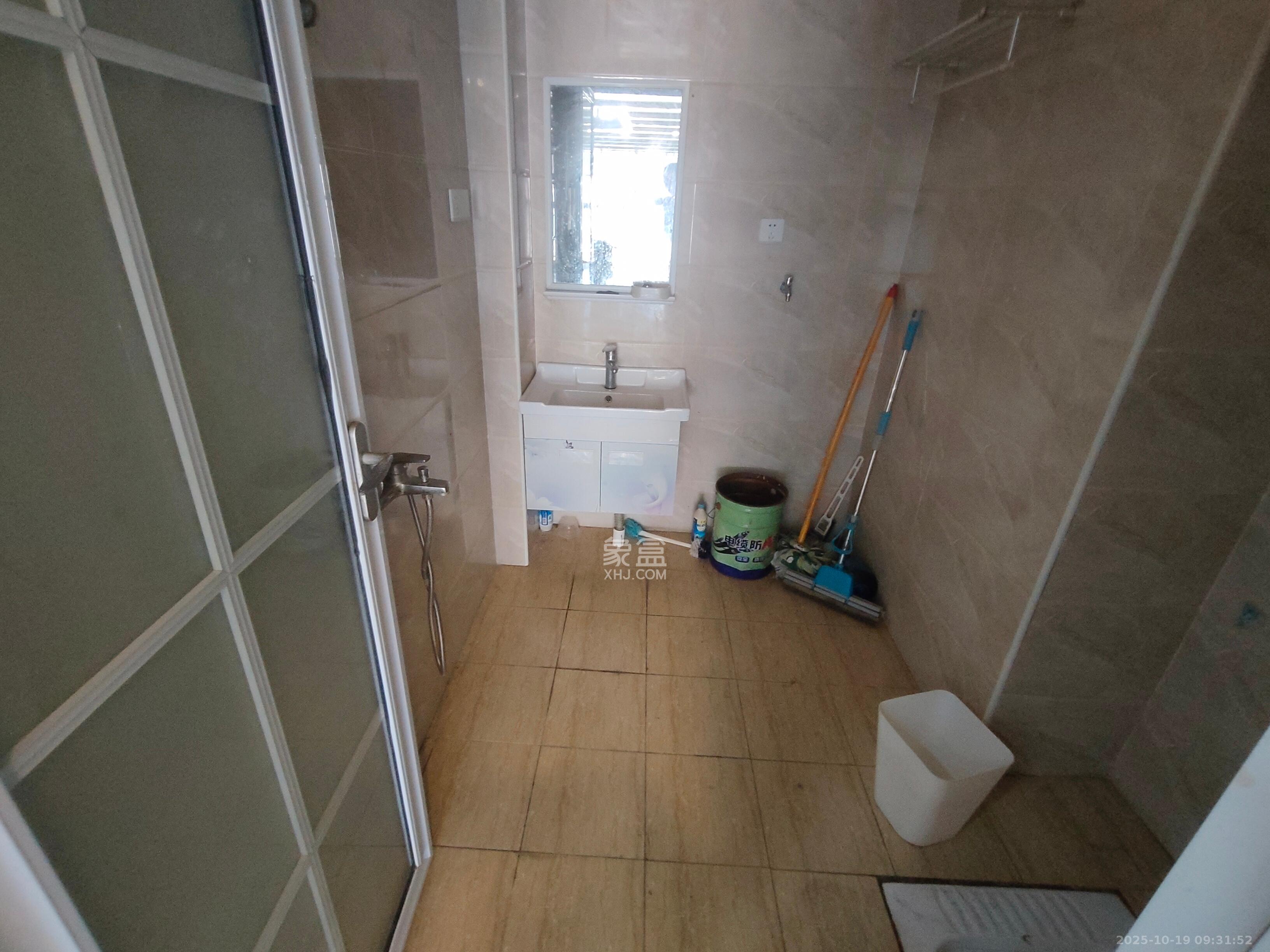 金科时代中心  1室1厅1卫    1500.0元/月室内图