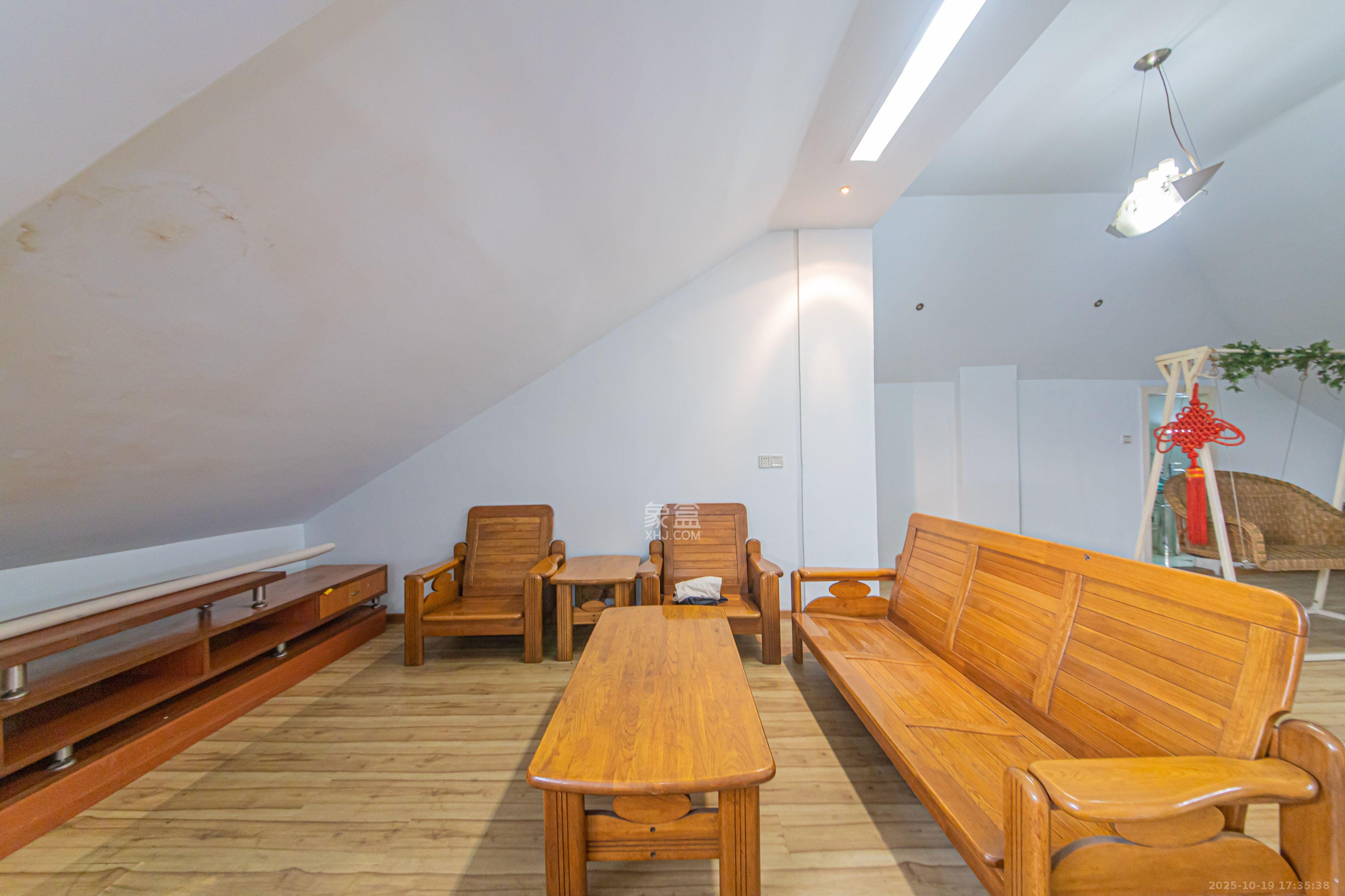 盛世康城  4室3厅3卫    1700.0元/月室内图