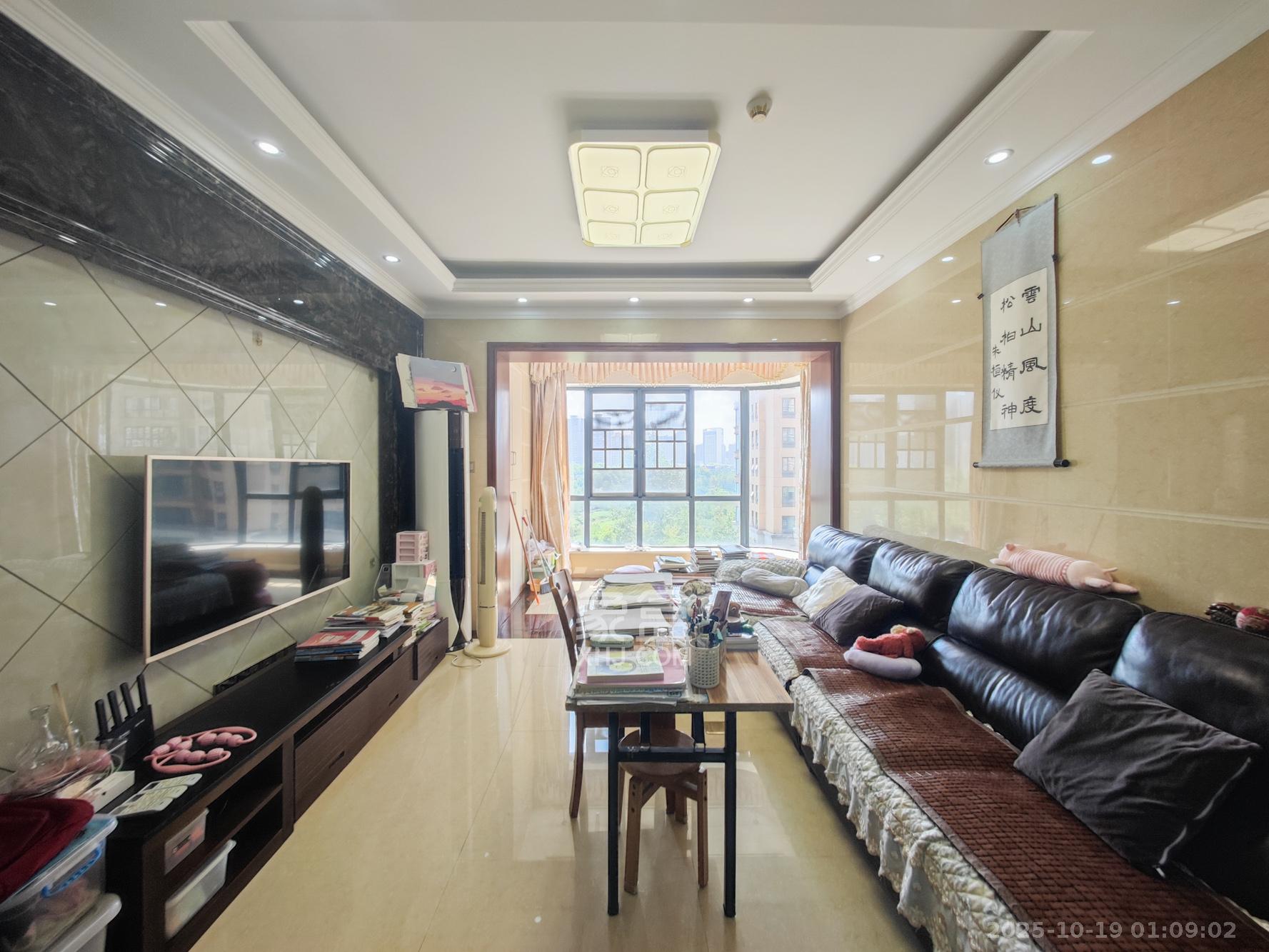 五矿万境水岸二期(五矿万境水岸和苑)  3室2厅2卫    146.8万 五矿万境水岸二期(五矿万境水岸和苑)  3室2厅2卫    146.8万客厅