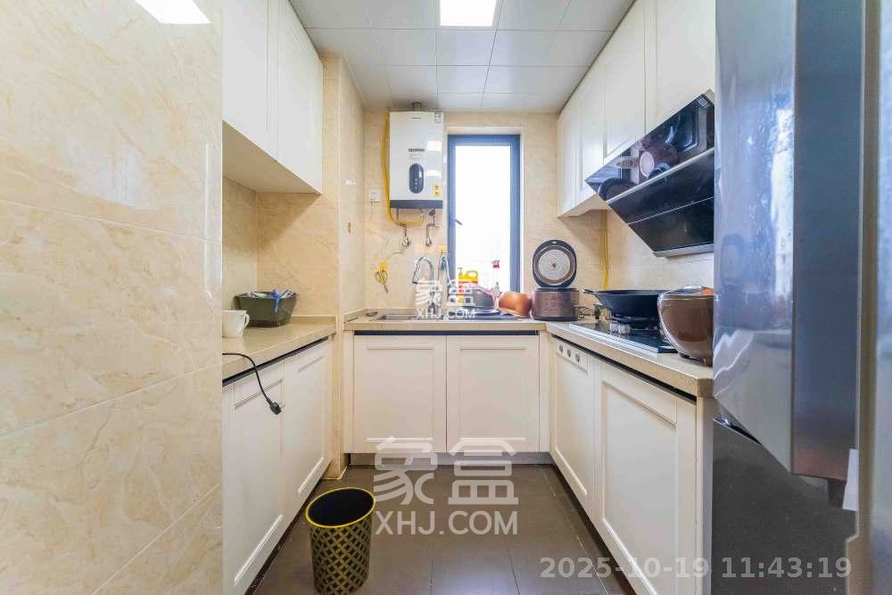 万科魅力之城观澜里  3室2厅2卫    2500.0元/月室内图