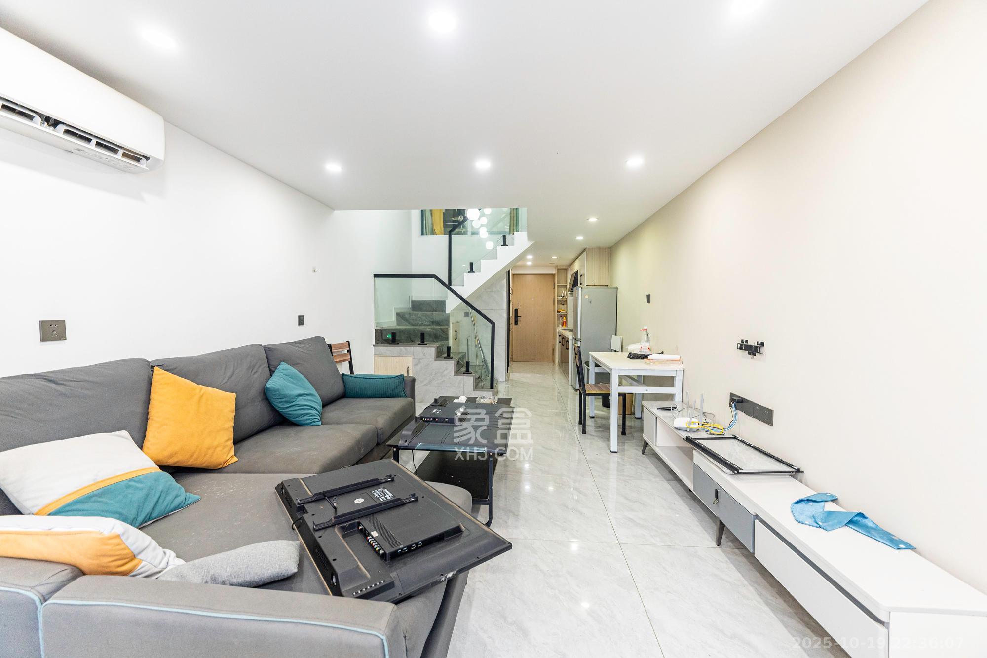 海伦春天 2室1厅1卫 32.0万 海伦春天 2室1厅1卫 32.0万客厅