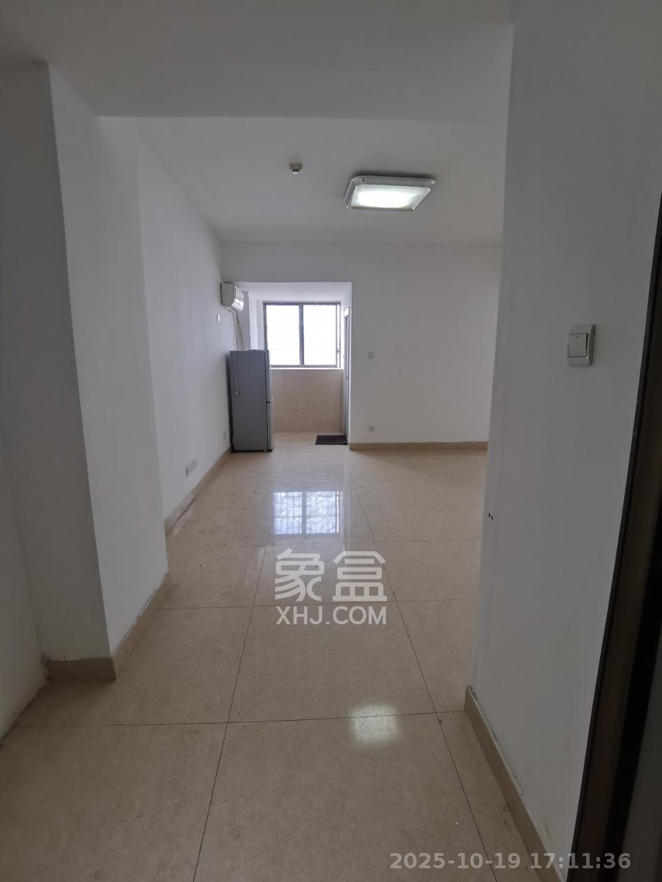 汇达国际公馆(汇达大厦)  2室1厅1卫    2100.0元/月 汇达国际公馆(汇达大厦)  2室1厅1卫    2100.0元/月室内图