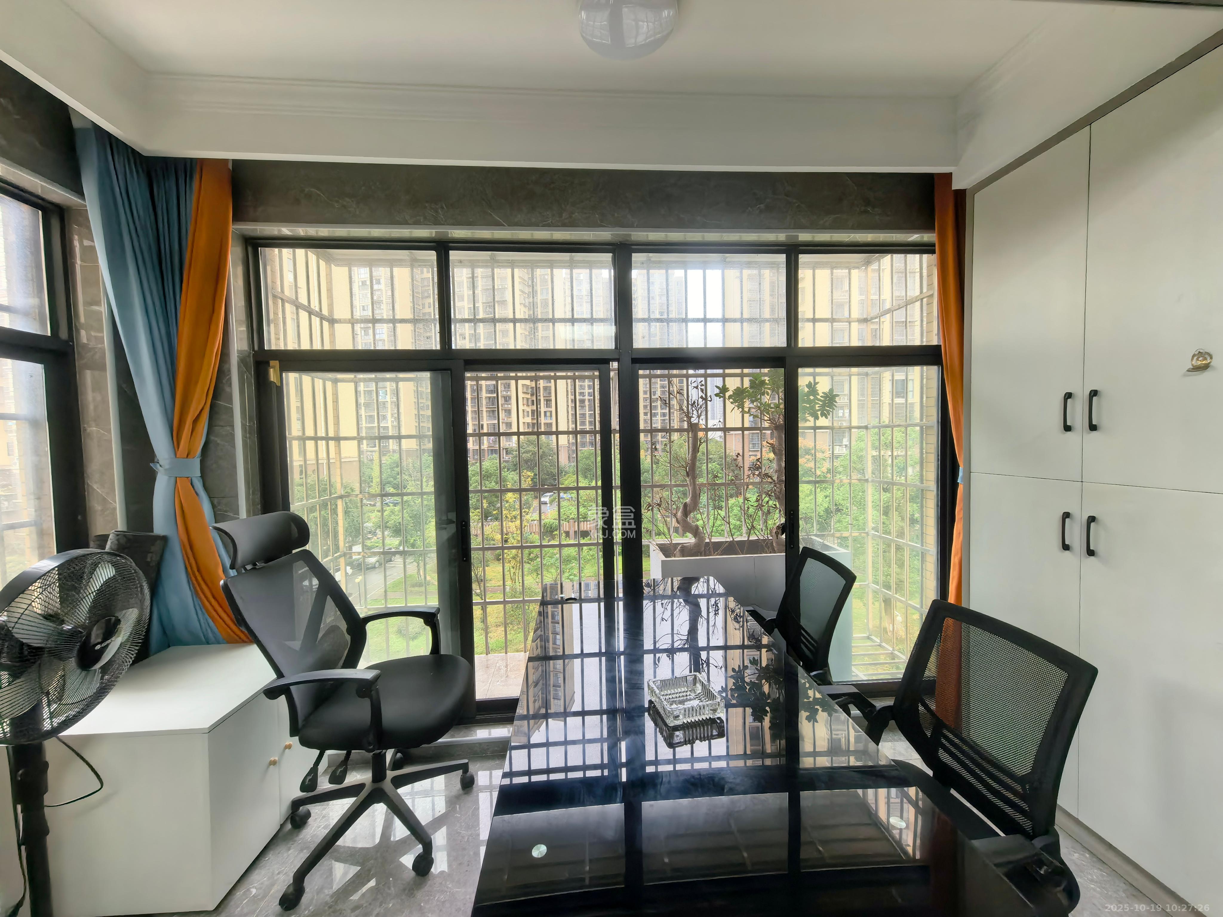 星城新宇川河苑 3室2厅2卫 2400.0元/月 星城新宇川河苑 3室2厅2卫 2400.0元/月室内图