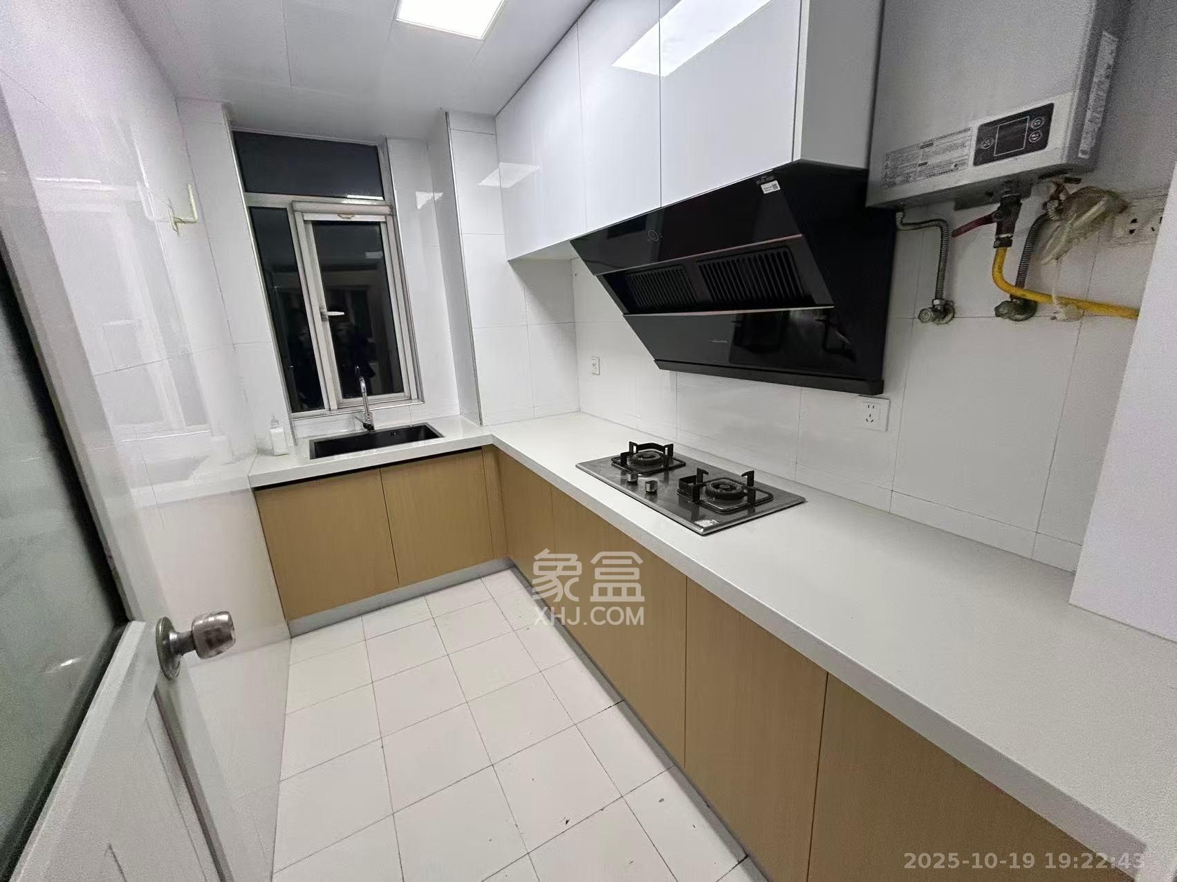 湘麓国际  3室2厅2卫    3000.0元/月室内图