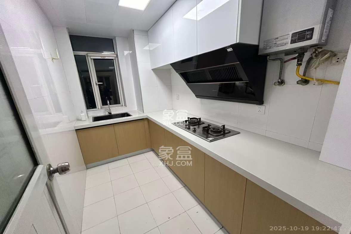 湘麓国际 3室2厅2卫 3000.0元/月 湘麓国际 3室2厅2卫 3000.0元/月室内图