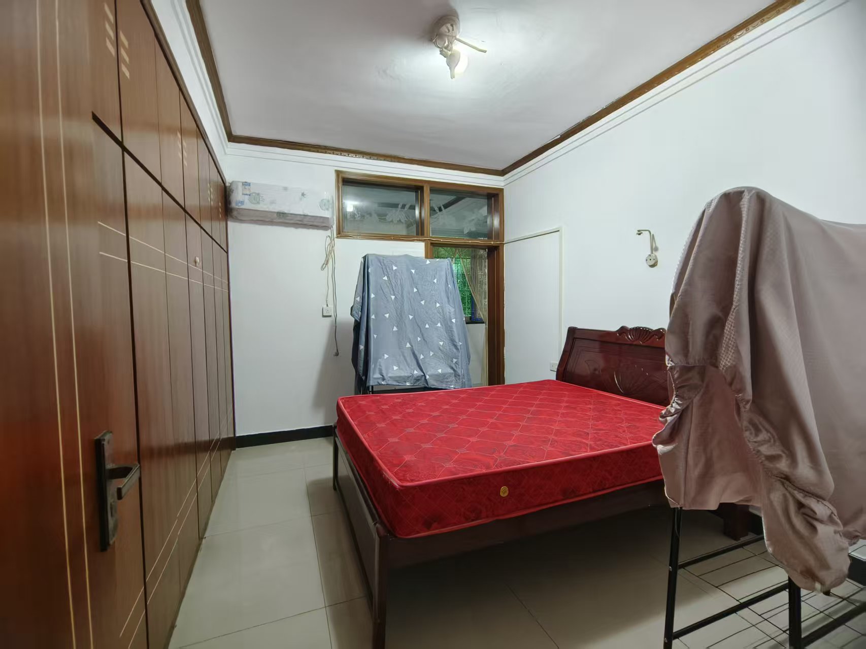 金山花园  4室2厅2卫    1500.0元/月室内图