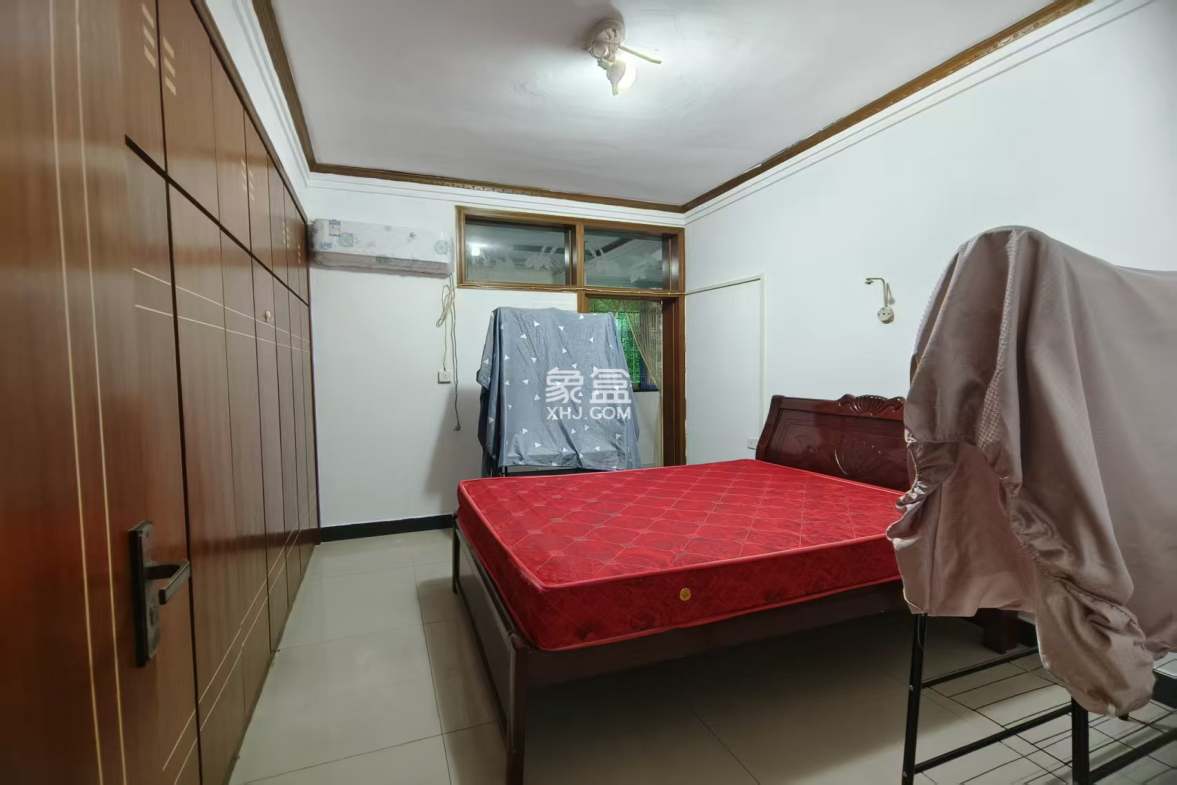 金山花园  4室2厅2卫    1500.0元/月 金山花园  4室2厅2卫    1500.0元/月室内图