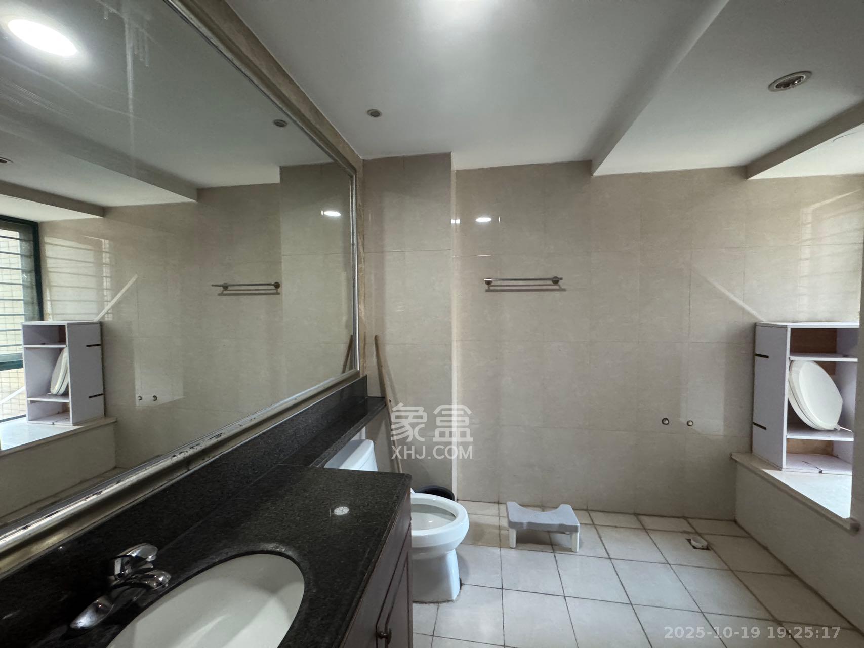 恒大雅苑  4室2厅2卫    4000.0元/月 恒大雅苑  4室2厅2卫    4000.0元/月室内图