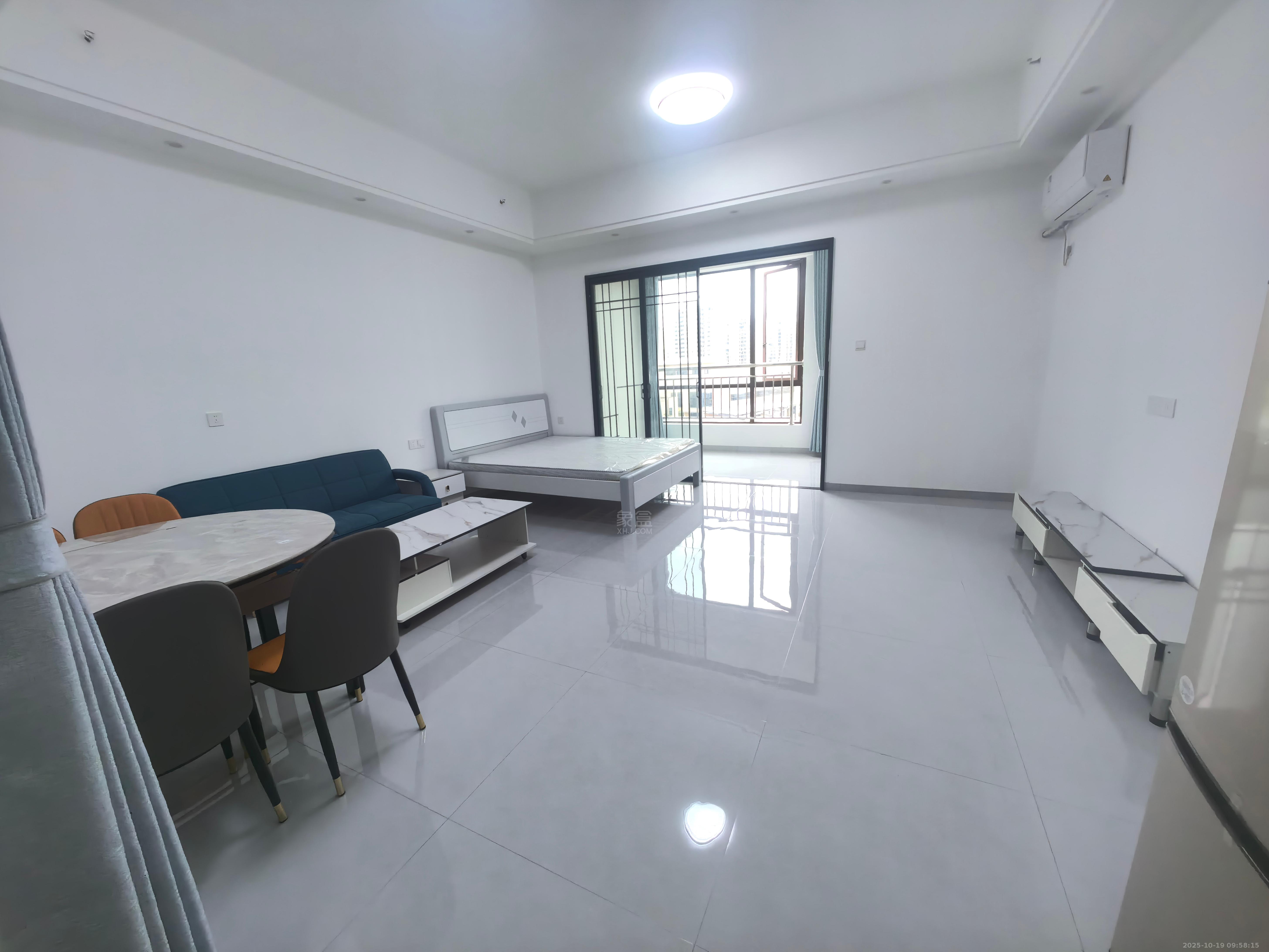 轨道交通城产业园 1室1厅1卫 900.0元/月 轨道交通城产业园 1室1厅1卫 900.0元/月室内图