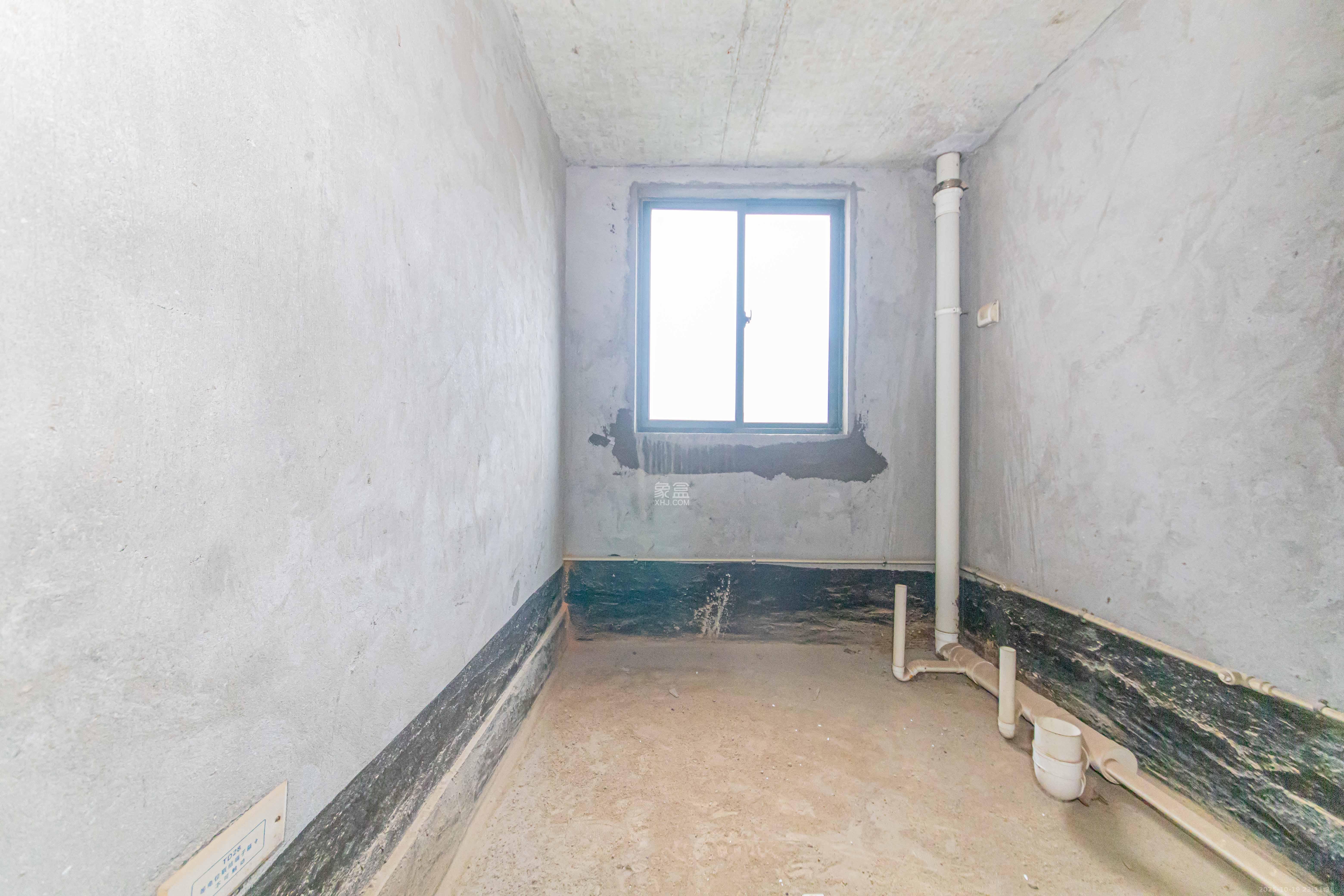 保利花园  4室2厅2卫    139.0万 保利花园  4室2厅2卫    139.0万卫生间