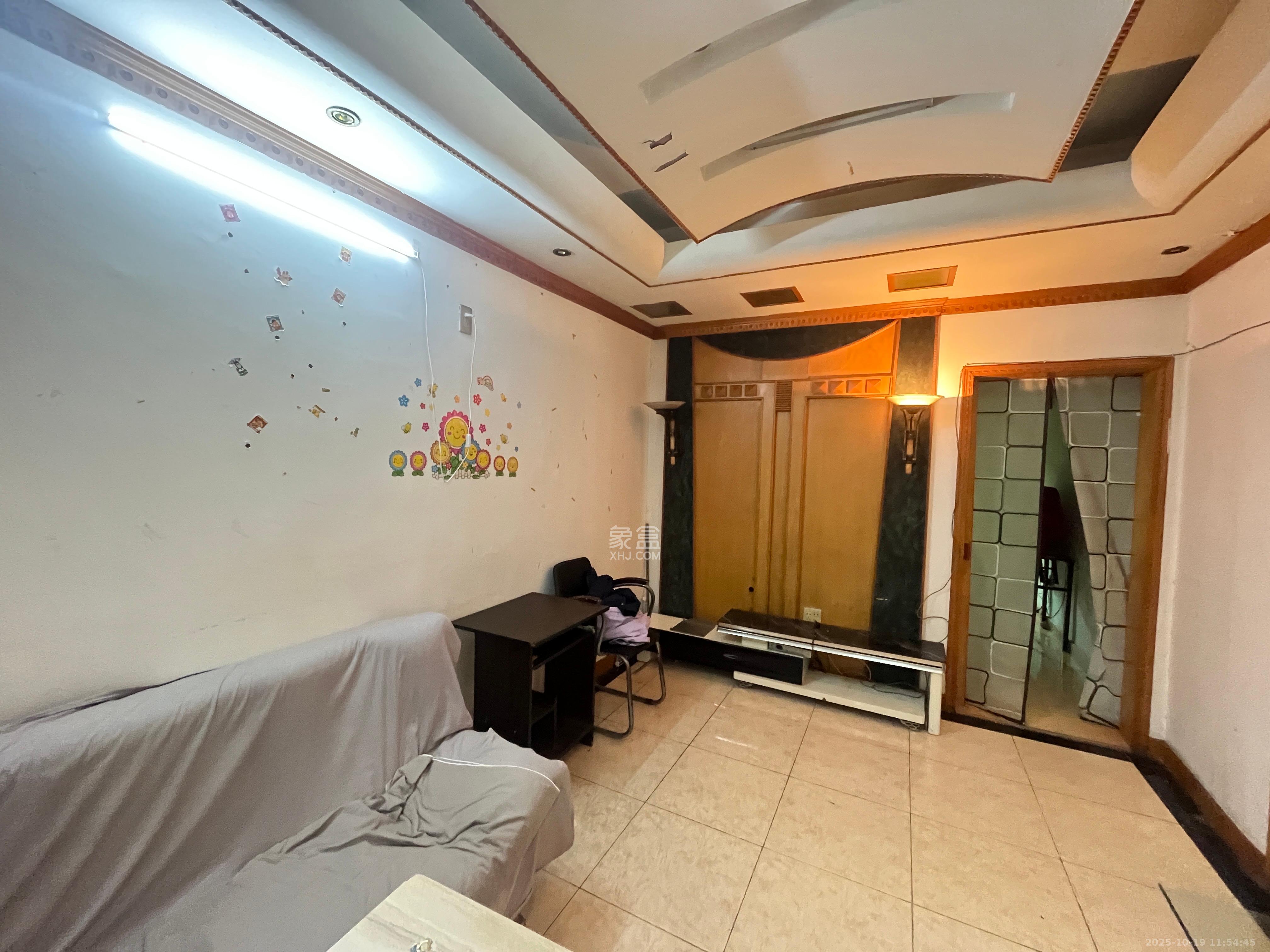 五一东村  1室1厅1卫    1000.0元/月 五一东村  1室1厅1卫    1000.0元/月室内图1