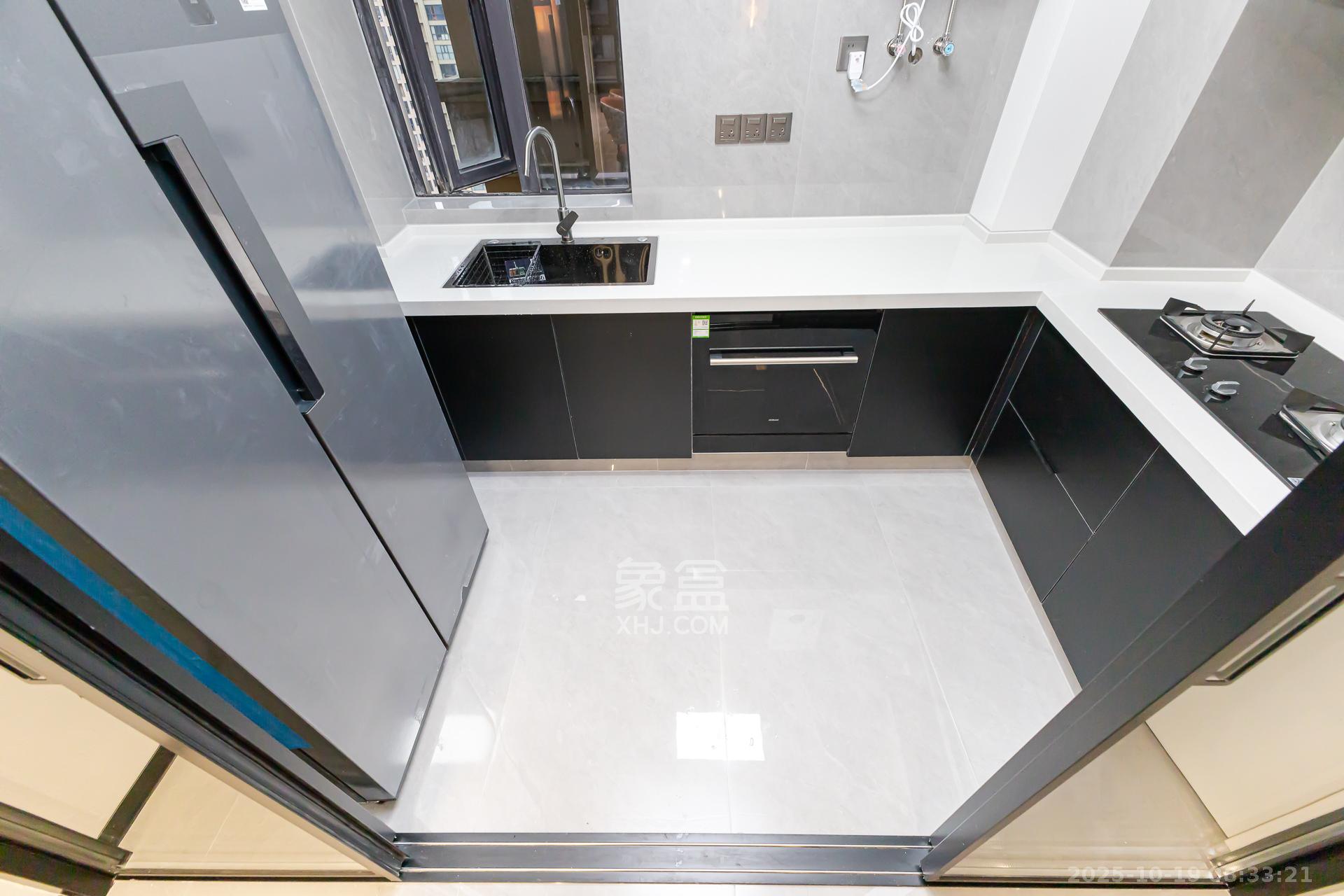 勤诚达境界城 4室2厅2卫 112.8万 勤诚达境界城 4室2厅2卫 112.8万厨房