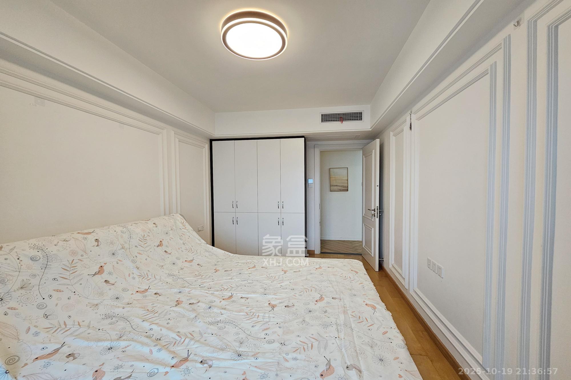 明昇壹城（明昇时代广场）一期  4室2厅2卫    260.0万卧室