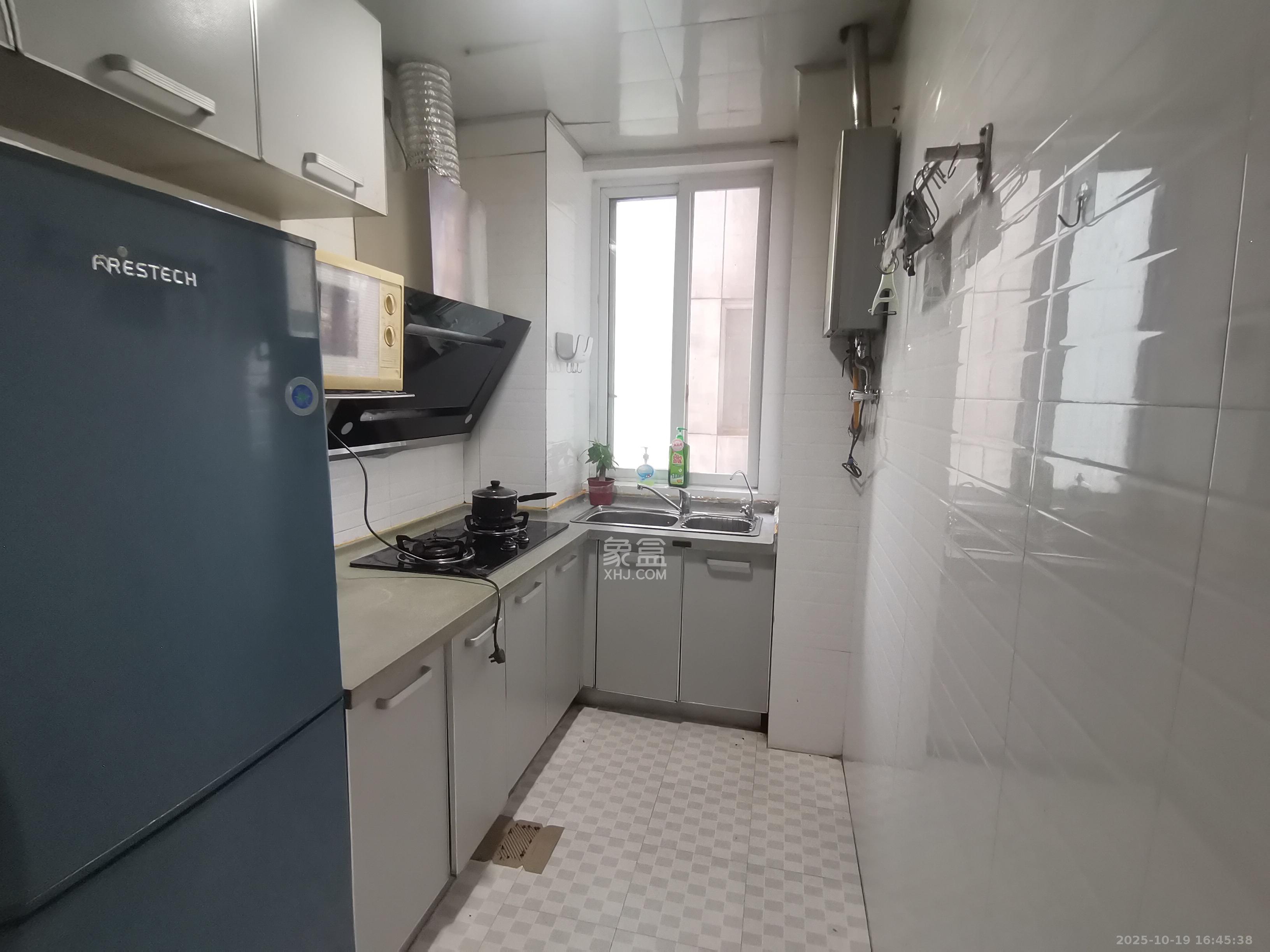 华韵07  2室1厅1卫    2000.0元/月 华韵07  2室1厅1卫    2000.0元/月室内图