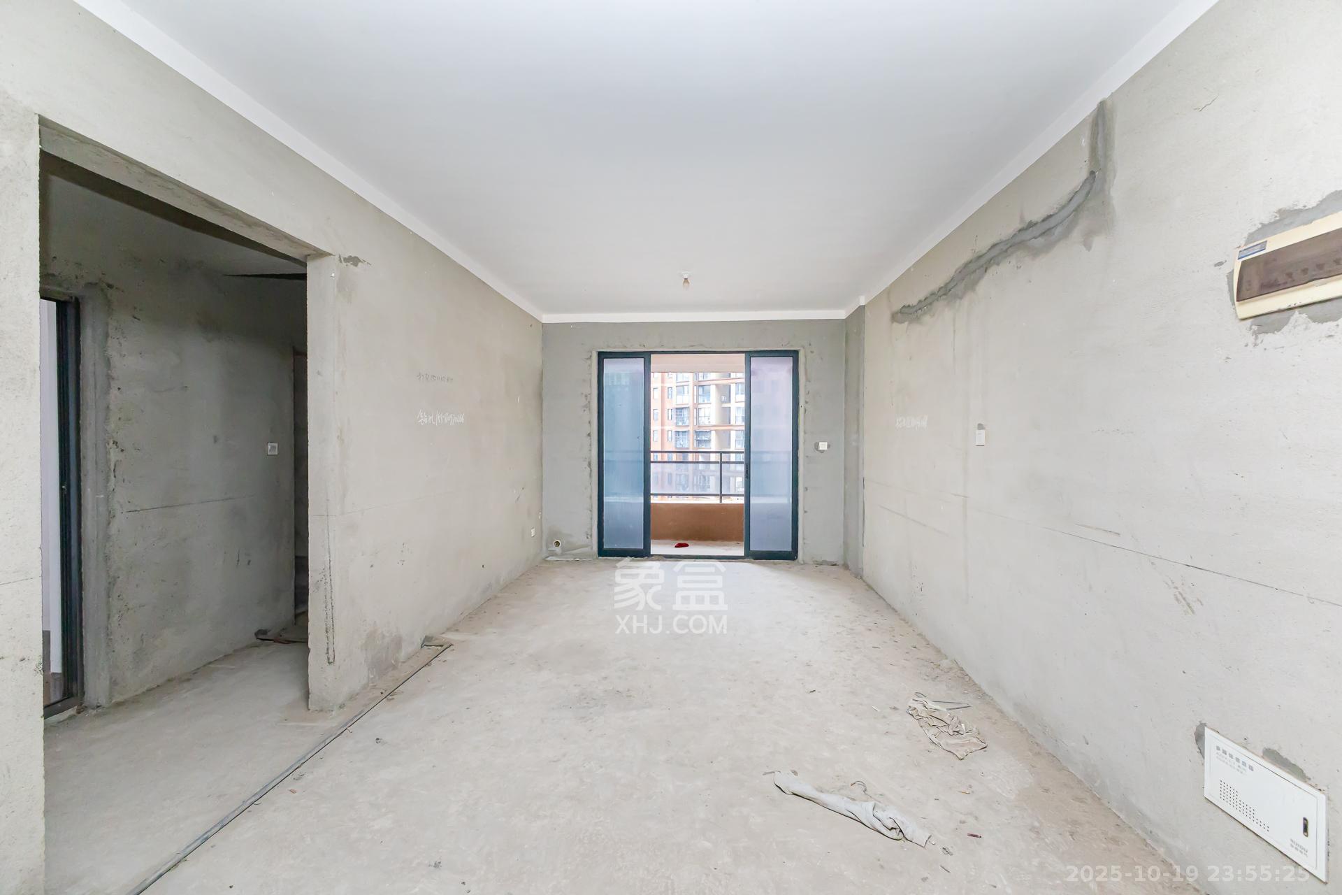 珠江东方明珠（新地东方明珠）三期  3室2厅1卫    46.0万