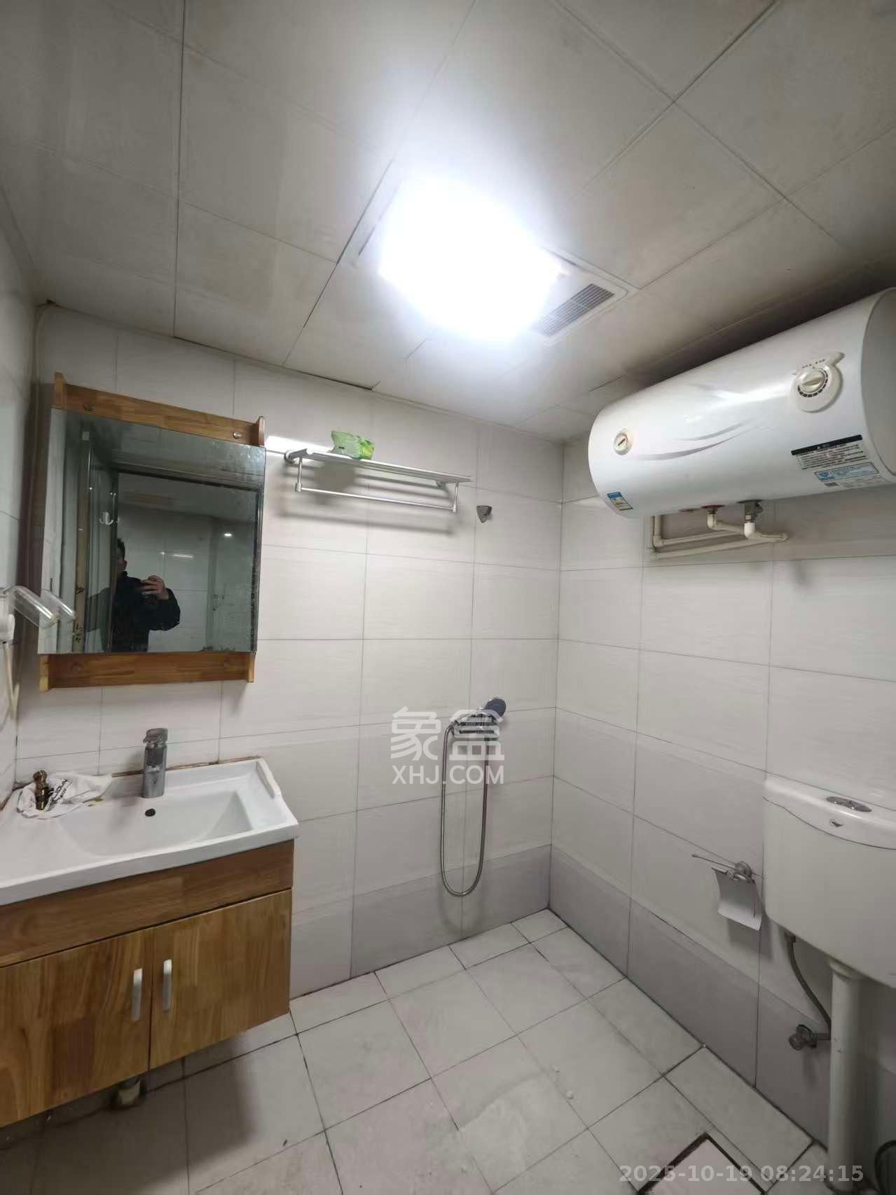 罗马国际公寓  1室1厅1卫    1200.0元/月 罗马国际公寓  1室1厅1卫    1200.0元/月室内图