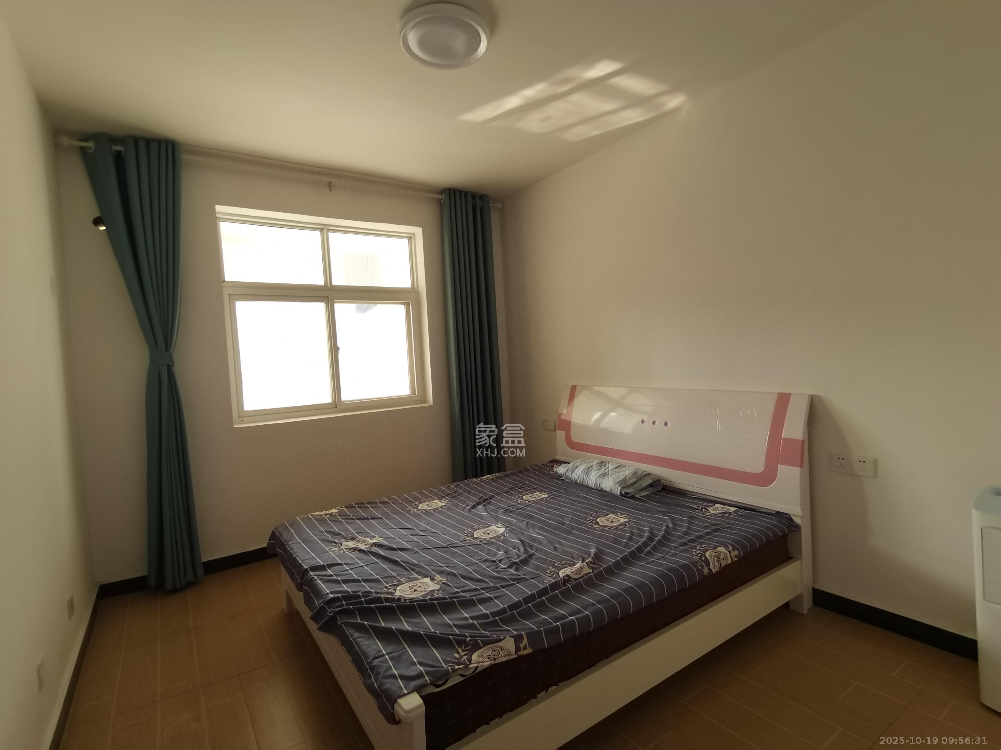 嘉盛华庭(一期、二期、三期) 3室2厅2卫 2500.0元/月 嘉盛华庭(一期、二期、三期) 3室2厅2卫 2500.0元/月室内图