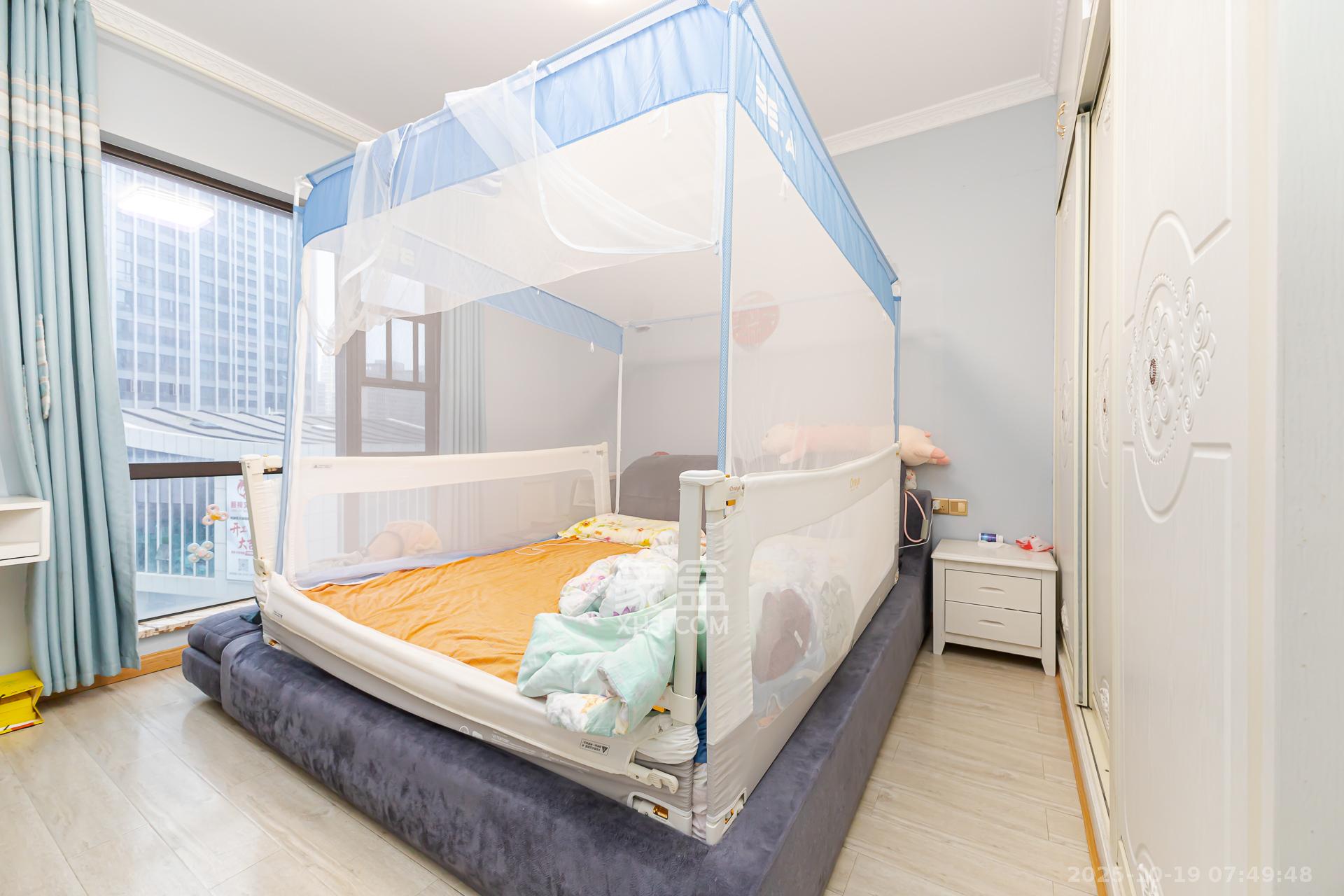 长燃新奥佳园  4室2厅2卫    88.8万 长燃新奥佳园  4室2厅2卫    88.8万卧室