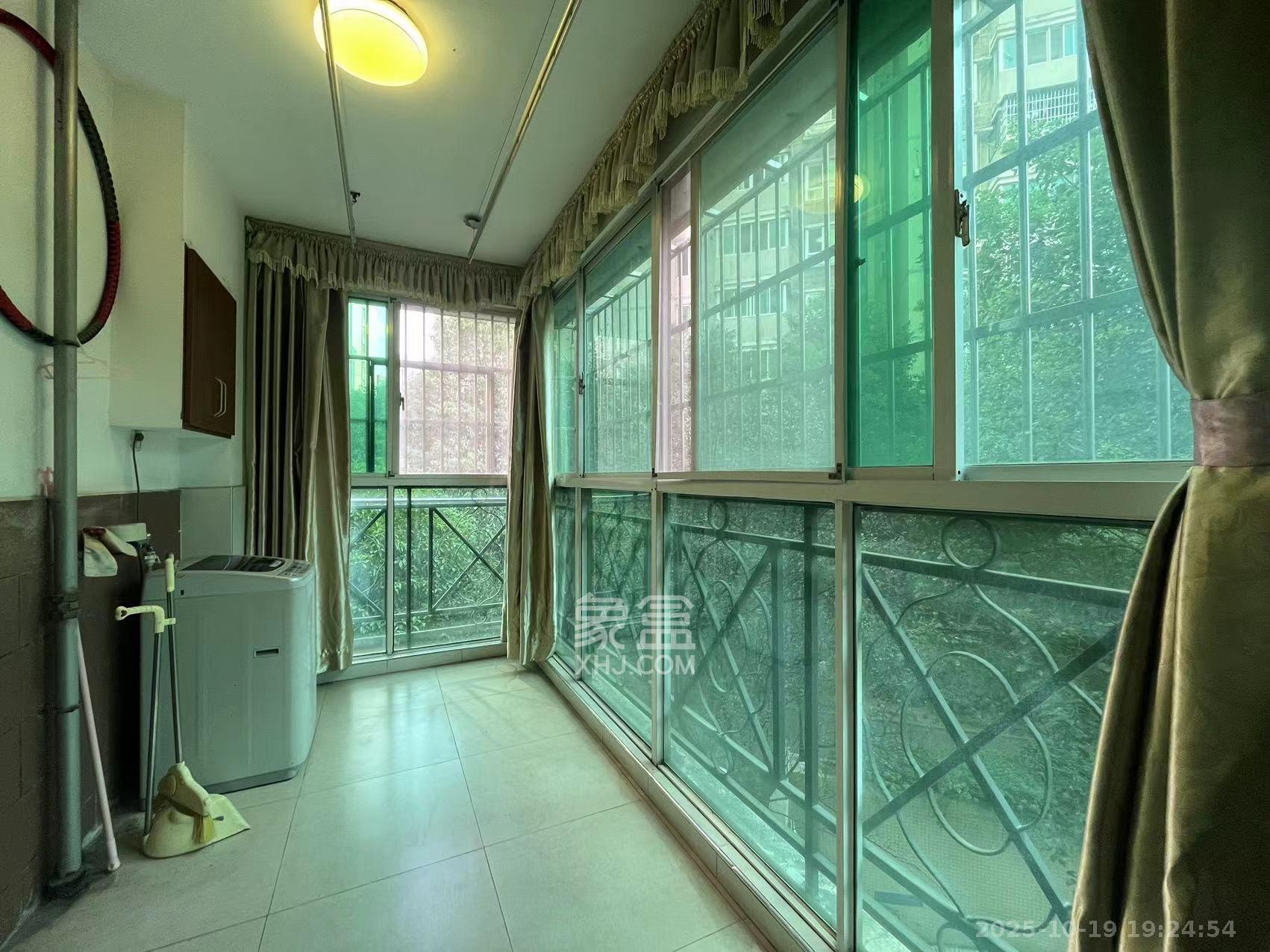 格林星城  1室1厅1卫    1800.0元/月室内图