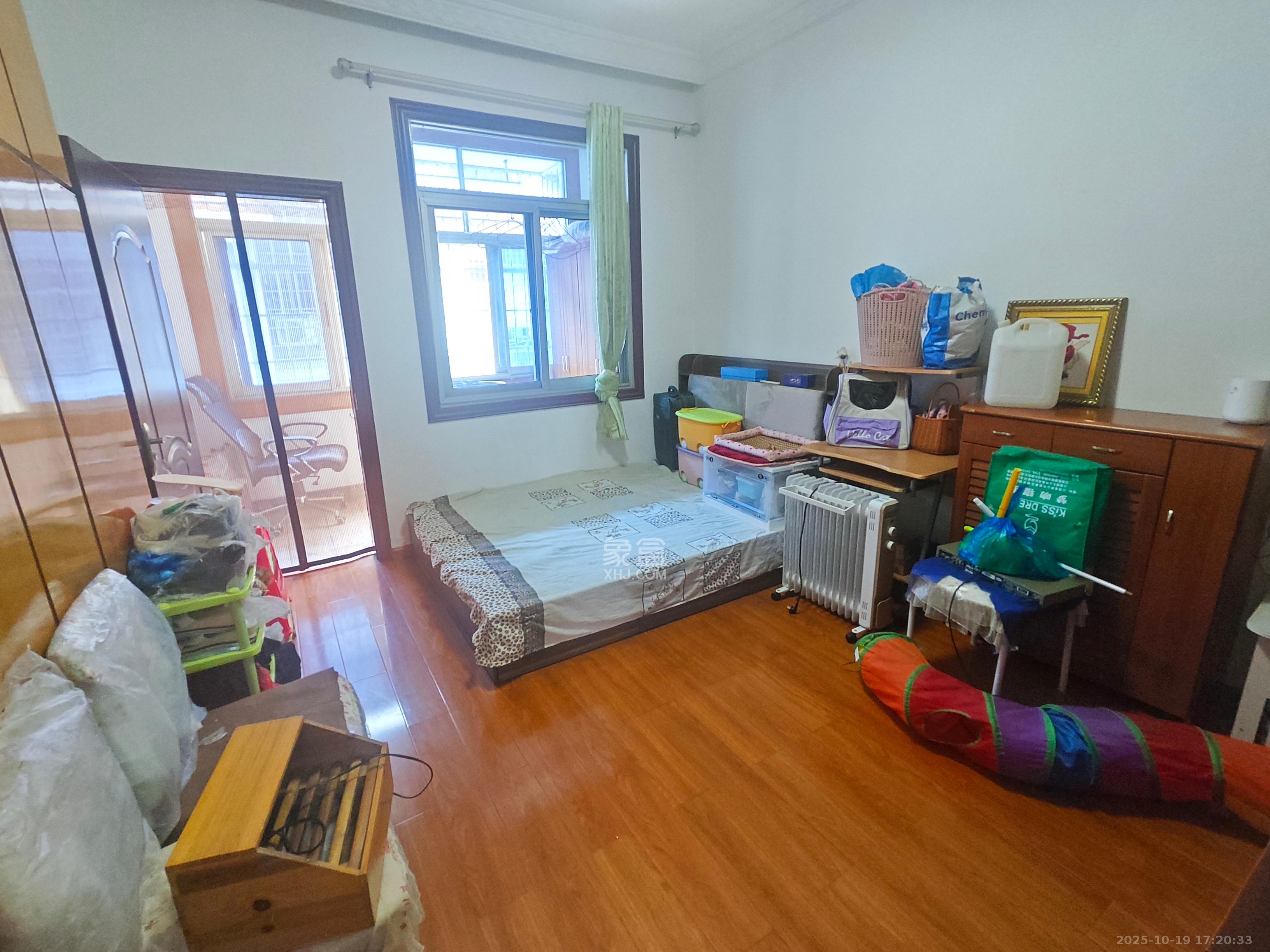 牛串岭小区  2室1厅1卫    1500.0元/月 牛串岭小区  2室1厅1卫    1500.0元/月室内图