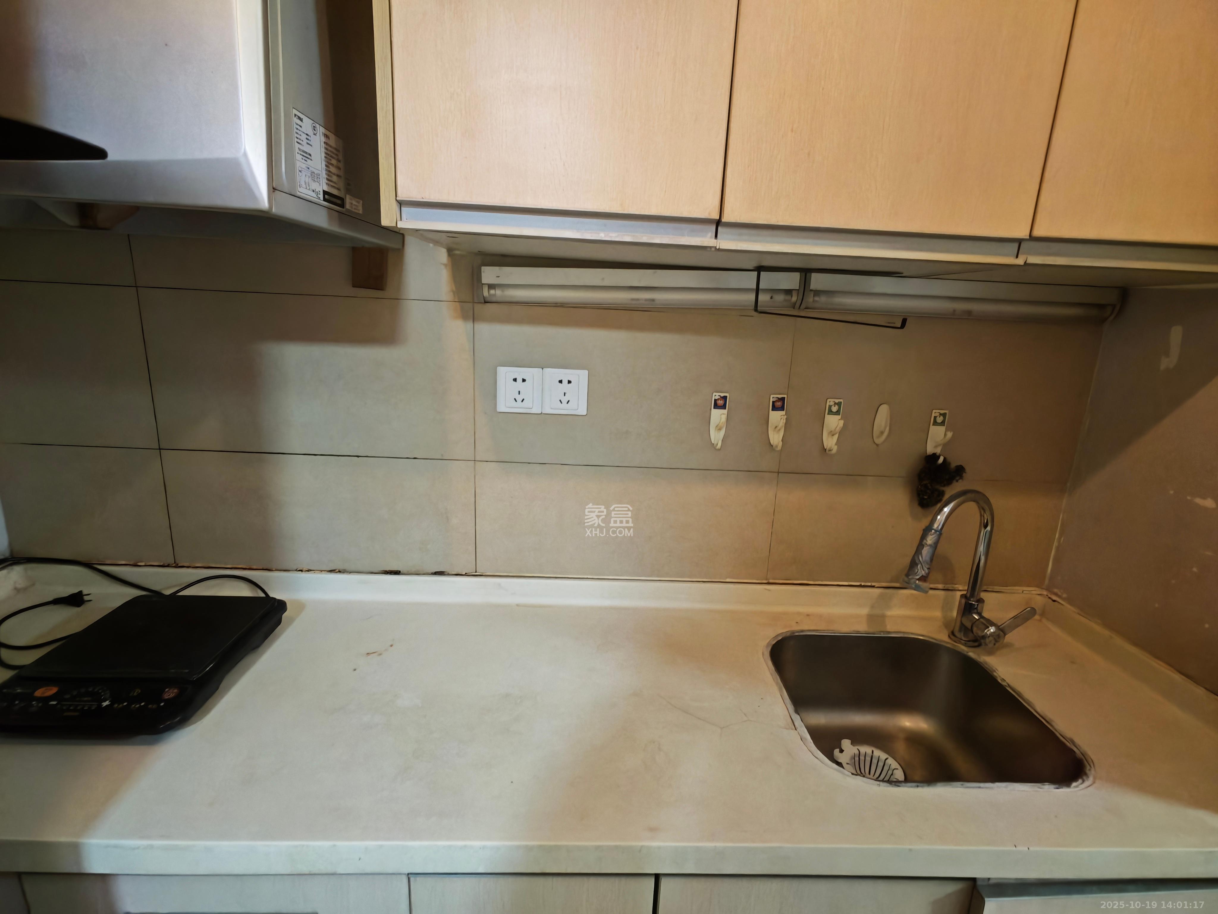 万科金色家园  1室1厅1卫    1300.0元/月室内图