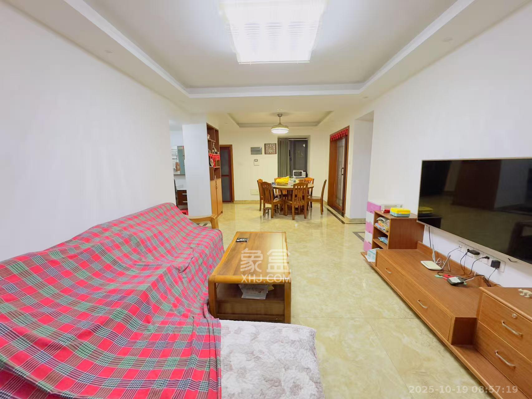 保利麓谷林语F区 3室2厅1卫 2400.0元/月 保利麓谷林语F区 3室2厅1卫 2400.0元/月室内图