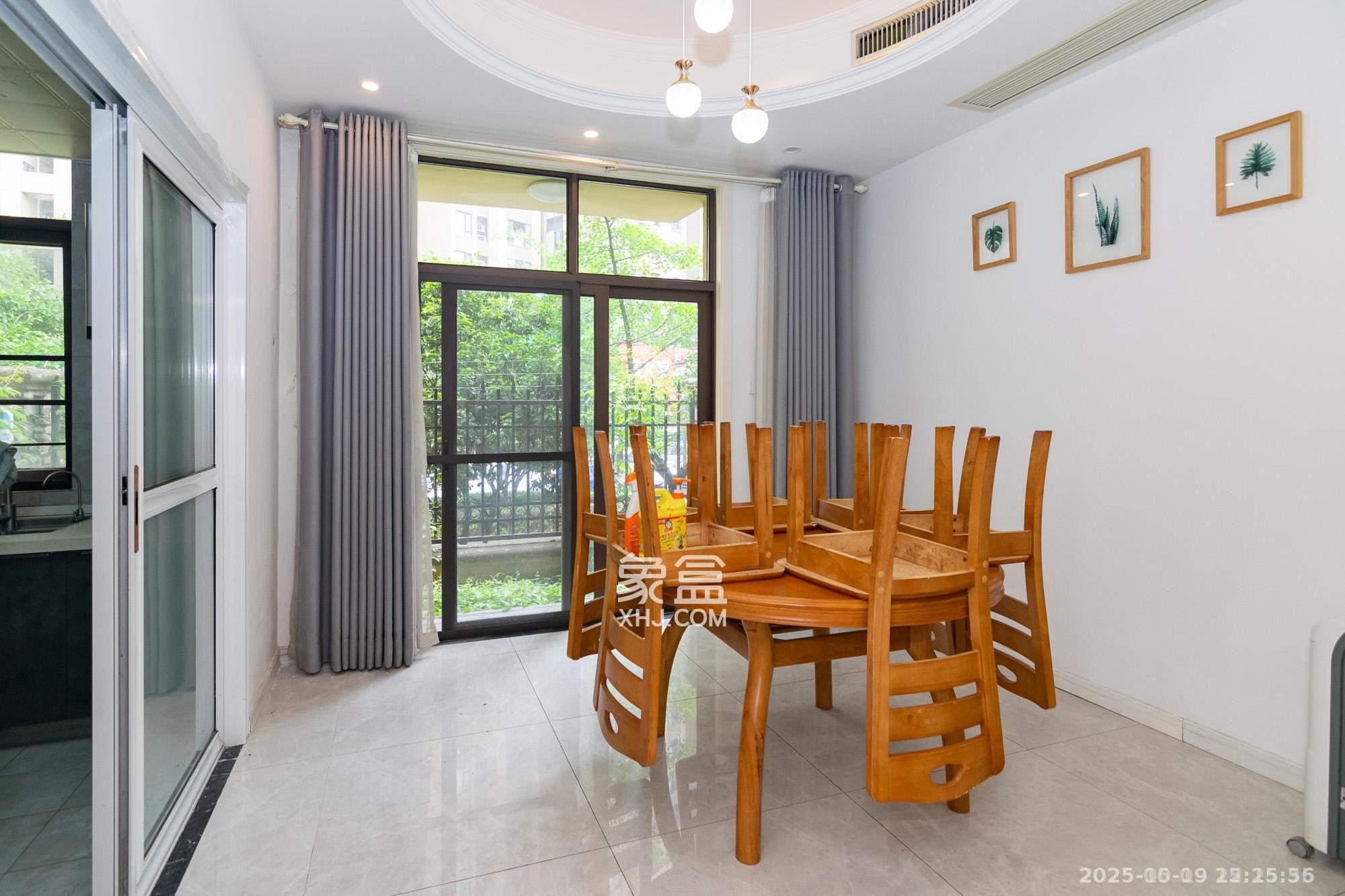 金地三千府（金地湖山樾、金地自在城）  5室2厅3卫    6500.0元/月室内图