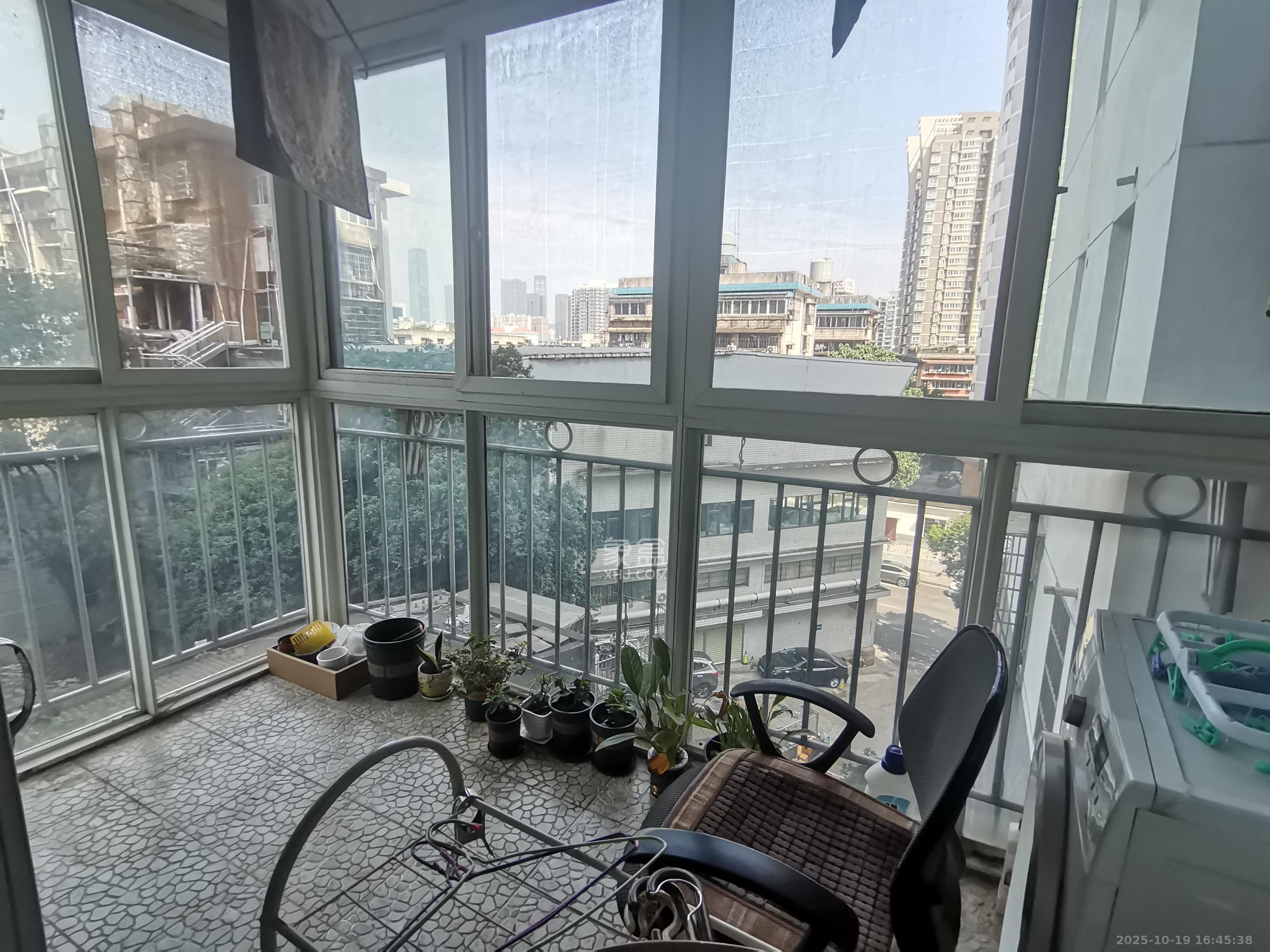 华韵07  2室1厅1卫    2000.0元/月室内图