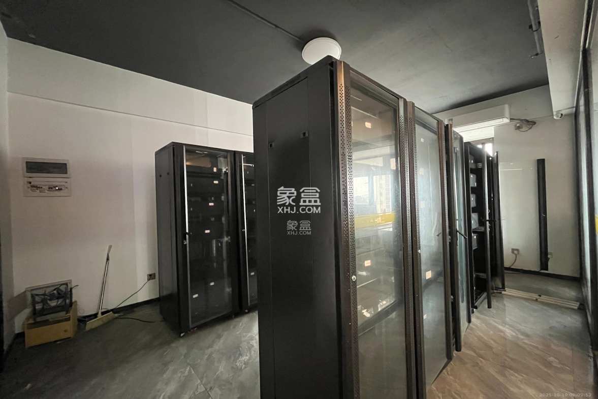 金科天悦(金科美邻汇) 5室1厅1卫 5200.0元/月 金科天悦(金科美邻汇) 5室1厅1卫 5200.0元/月室内图