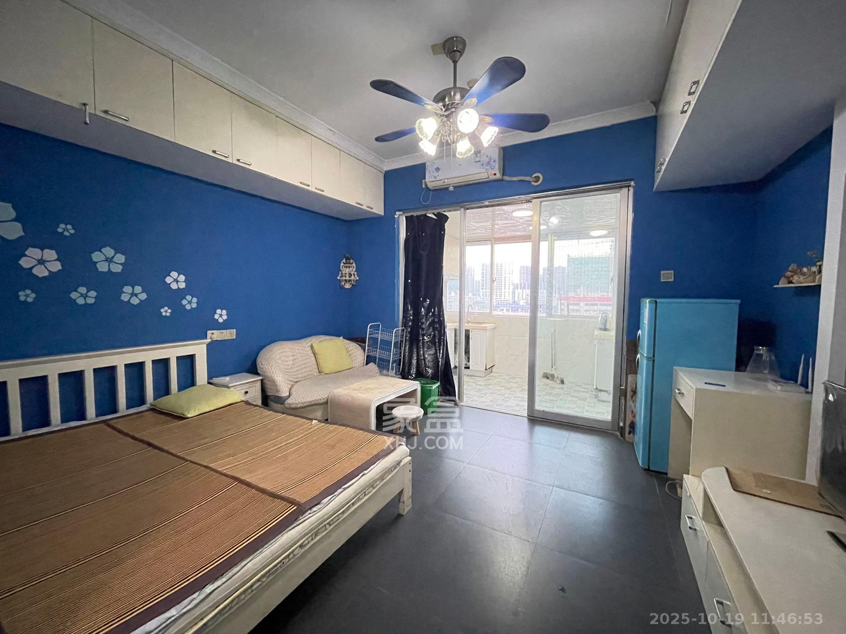 观湖公寓  1室1厅1卫    1400.0元/月